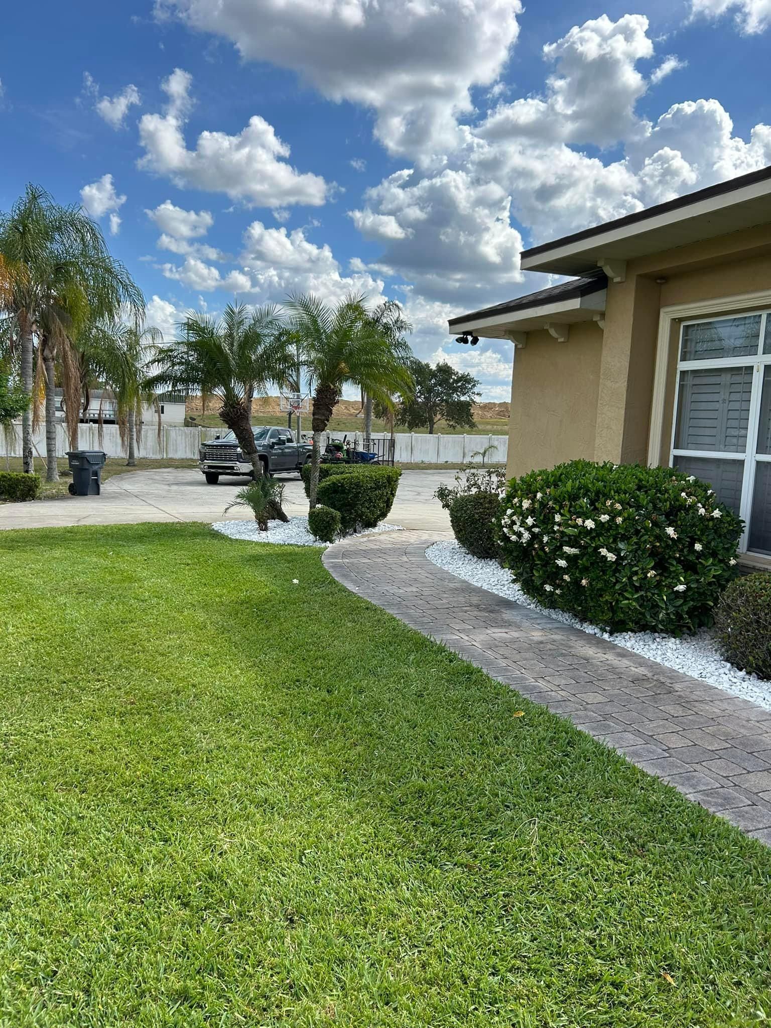 All Photos for Estrada All Pro Lawn Service in Auburndale, Florida