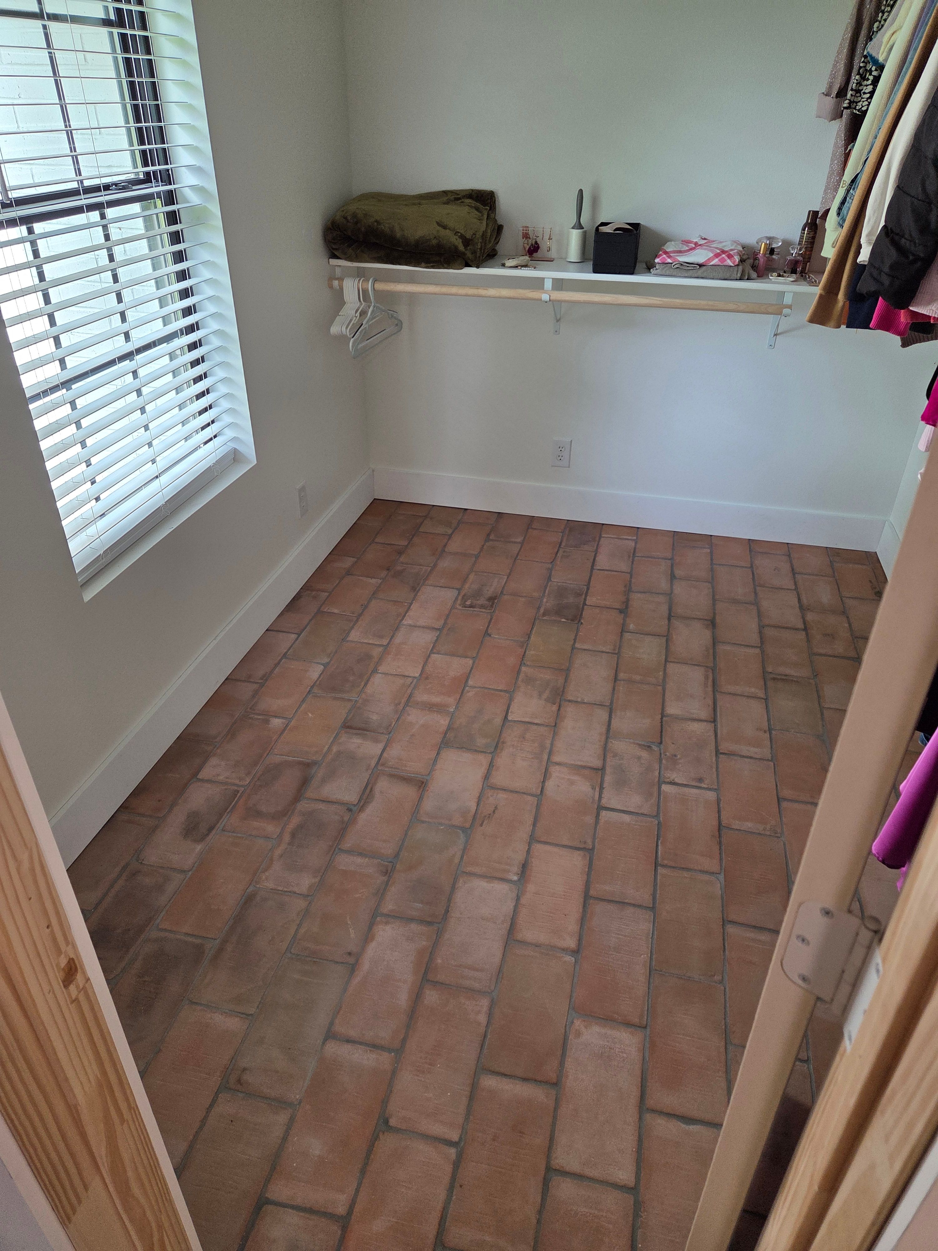  for D&J Custom Floors in Nederland, TX
