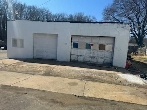  for JR Garage Door and Services in Waldorf, MD