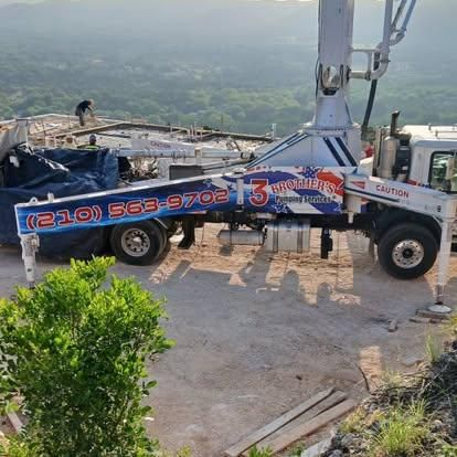  for Thompson Construction in Uvalde, TX