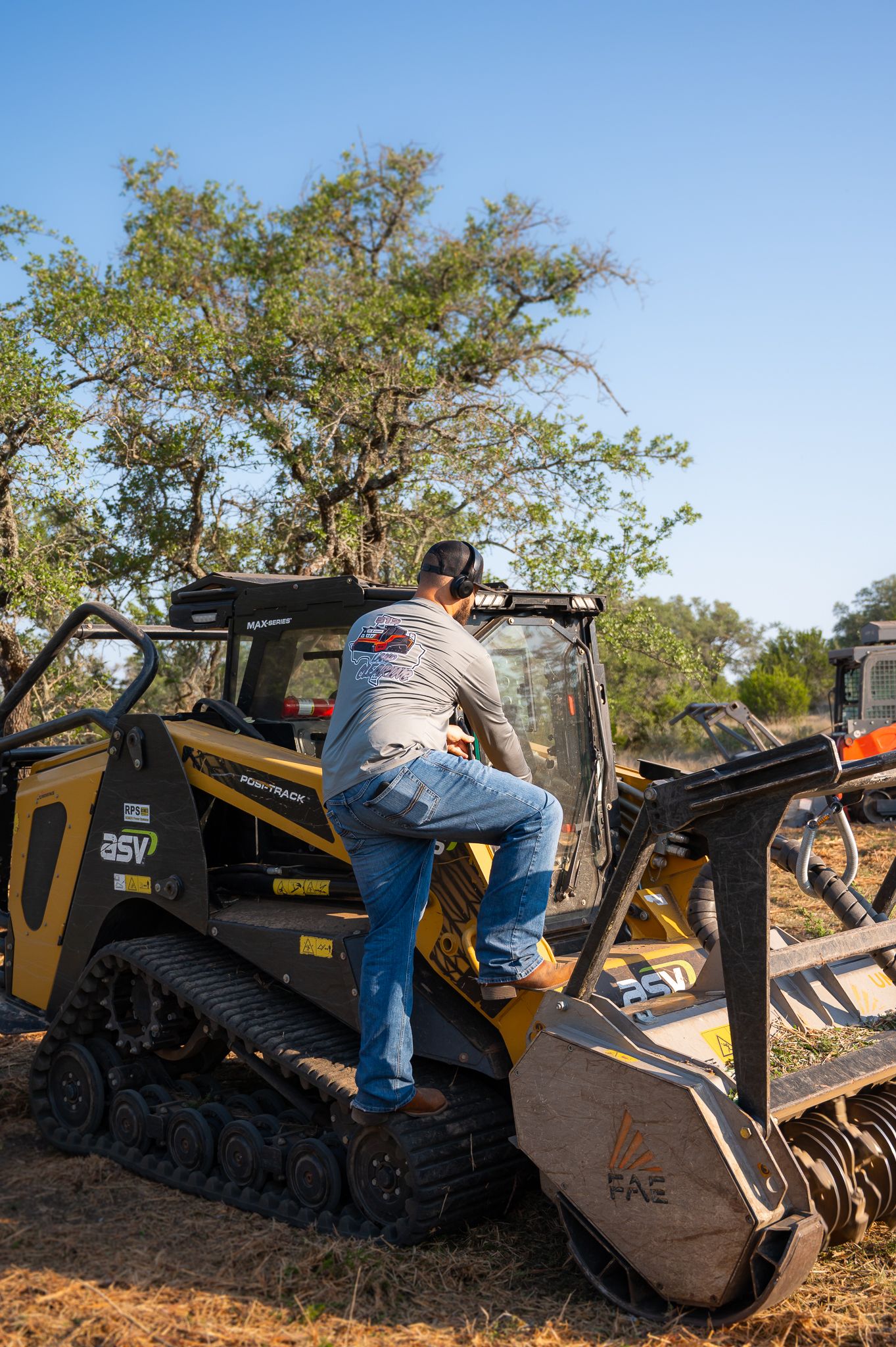  for 512 Land Clearing in Blanco County, TX