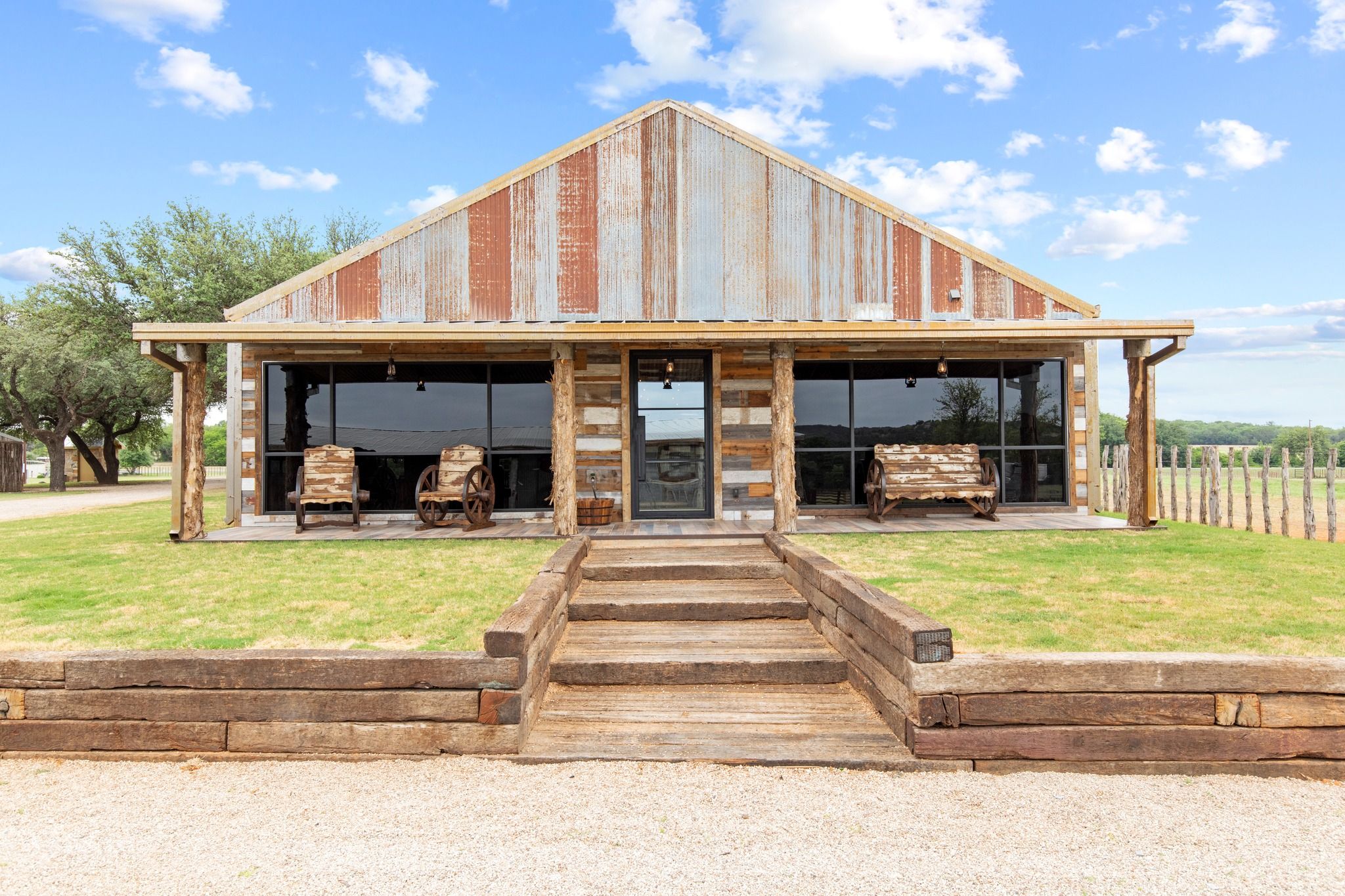 Custom Homes + Barndominium Homes for Who Can Construction in Stephenville, TX