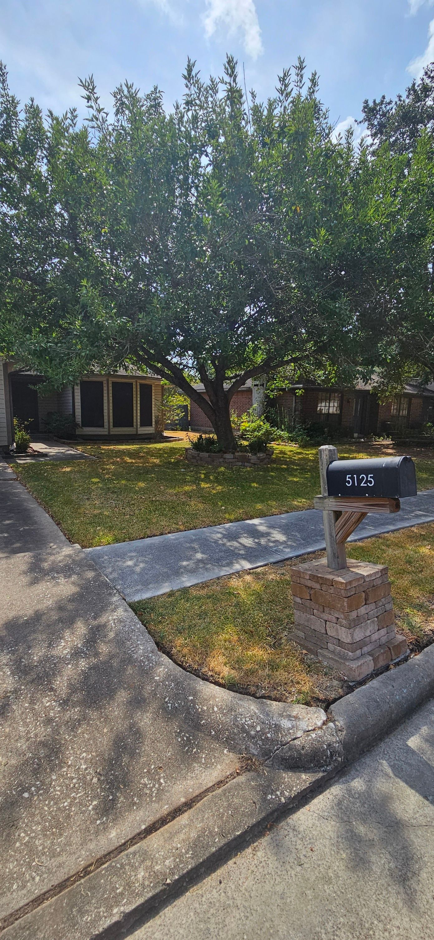 All Photos for Gulf-Tex Lawn Care in Baytown, TX