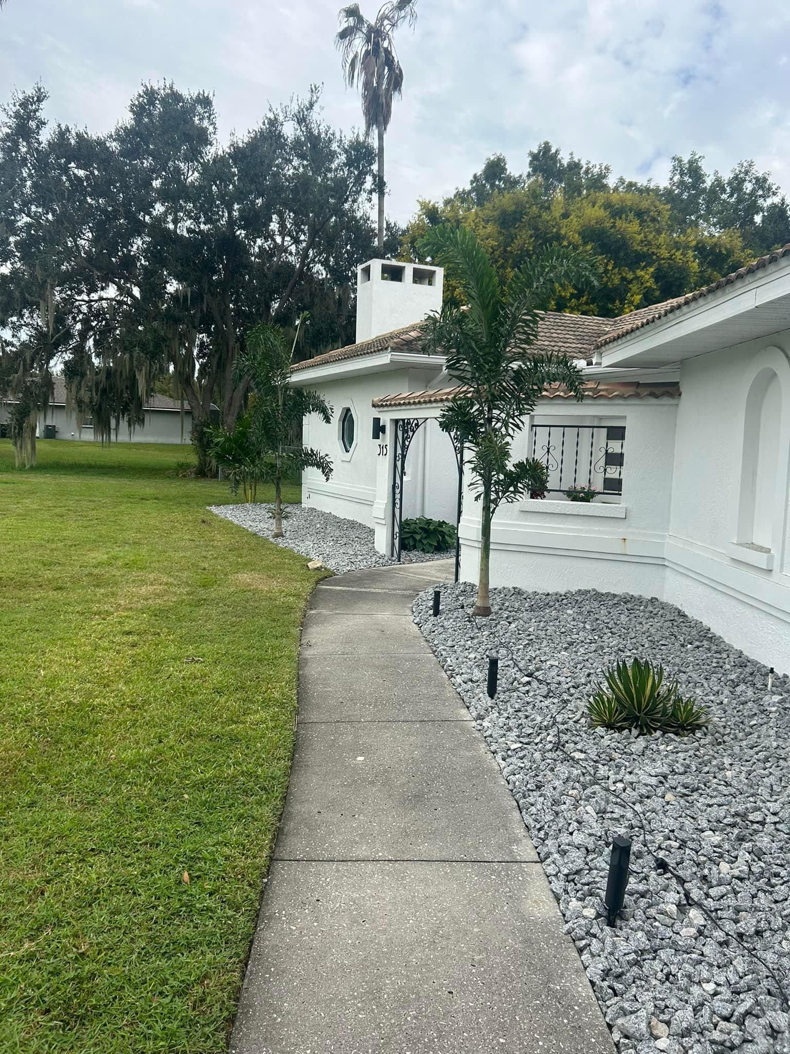 All Photos for Estrada All Pro Lawn Service in Auburndale, Florida