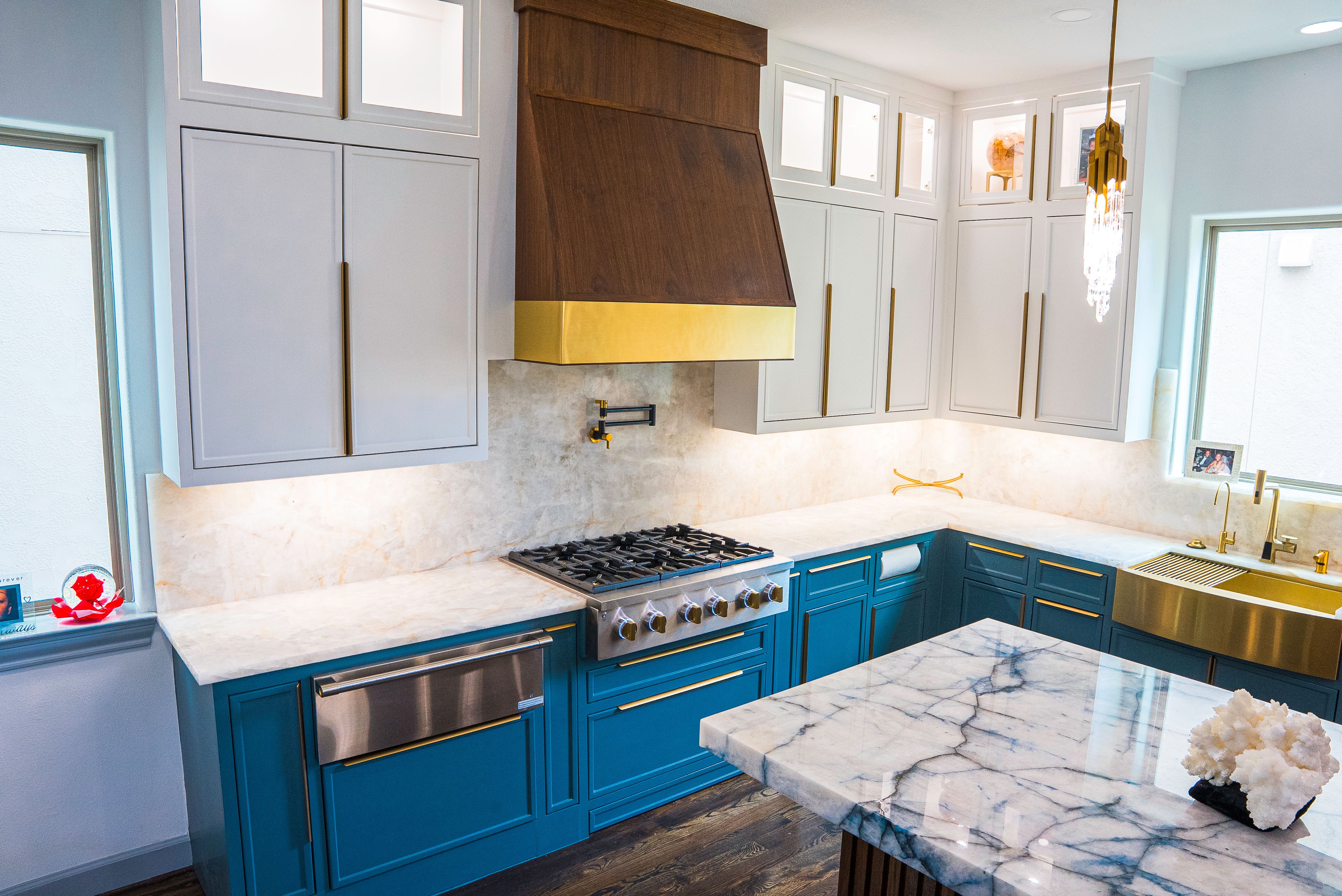  for Luxurious Construction LLC in Houston, TX