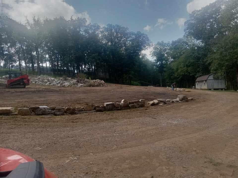 Concrete Driveways for Hellards Excavation and Concrete Services LLC in Mount Vernon, KY