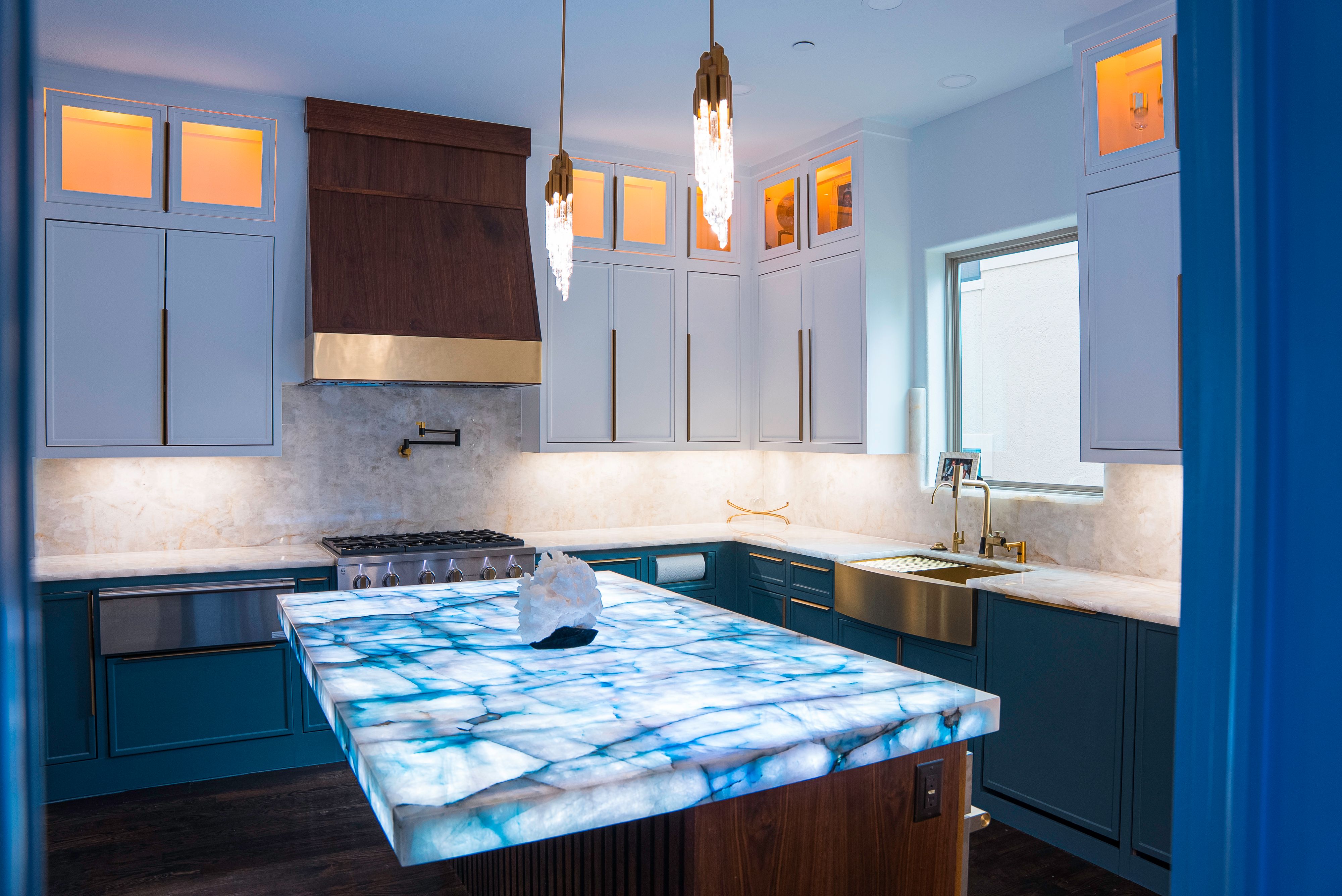  for Luxurious Construction LLC in Houston, TX