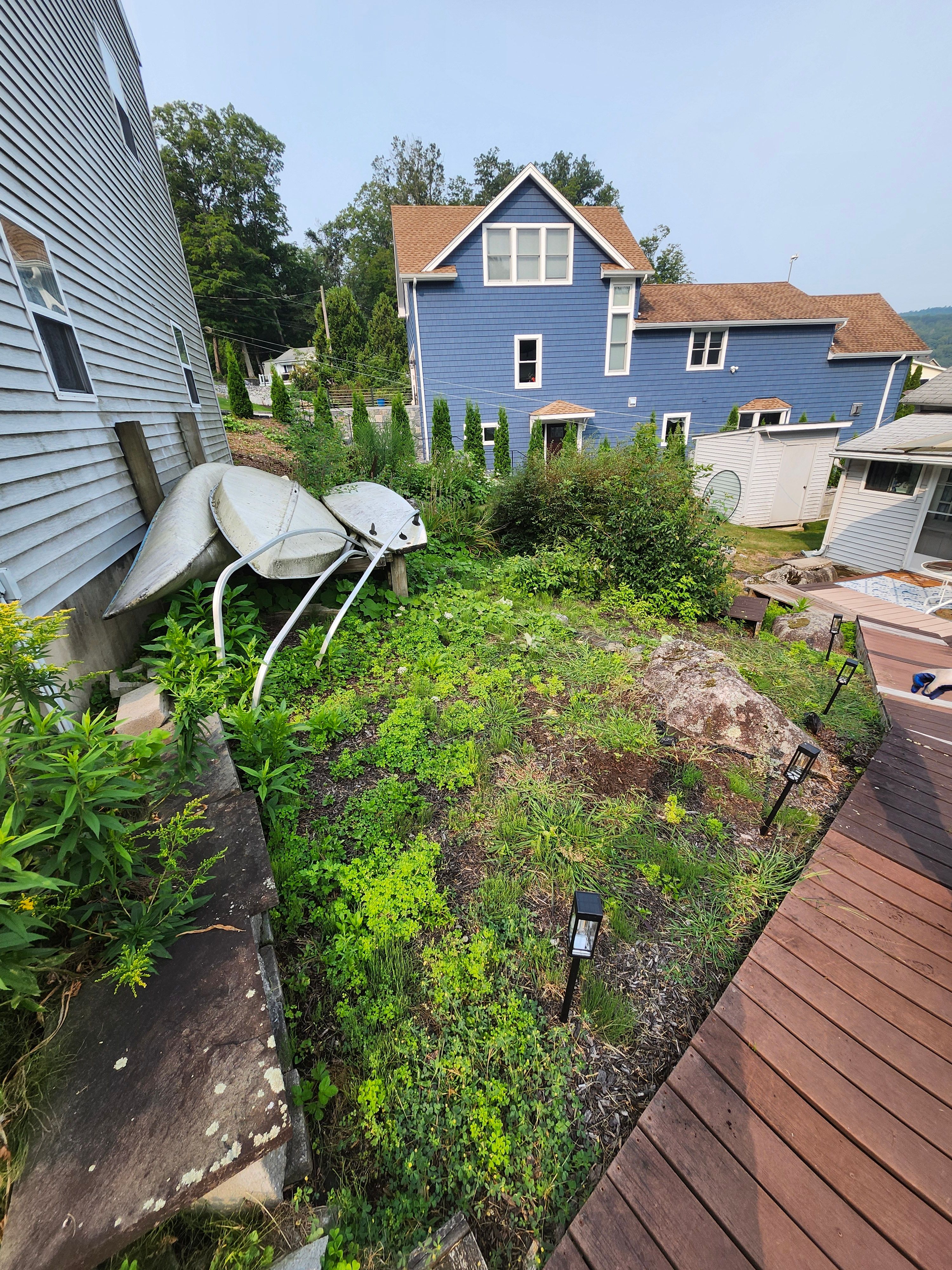 Muclhing & Weeding for Landscape Innovations LLC in Torrington, CT