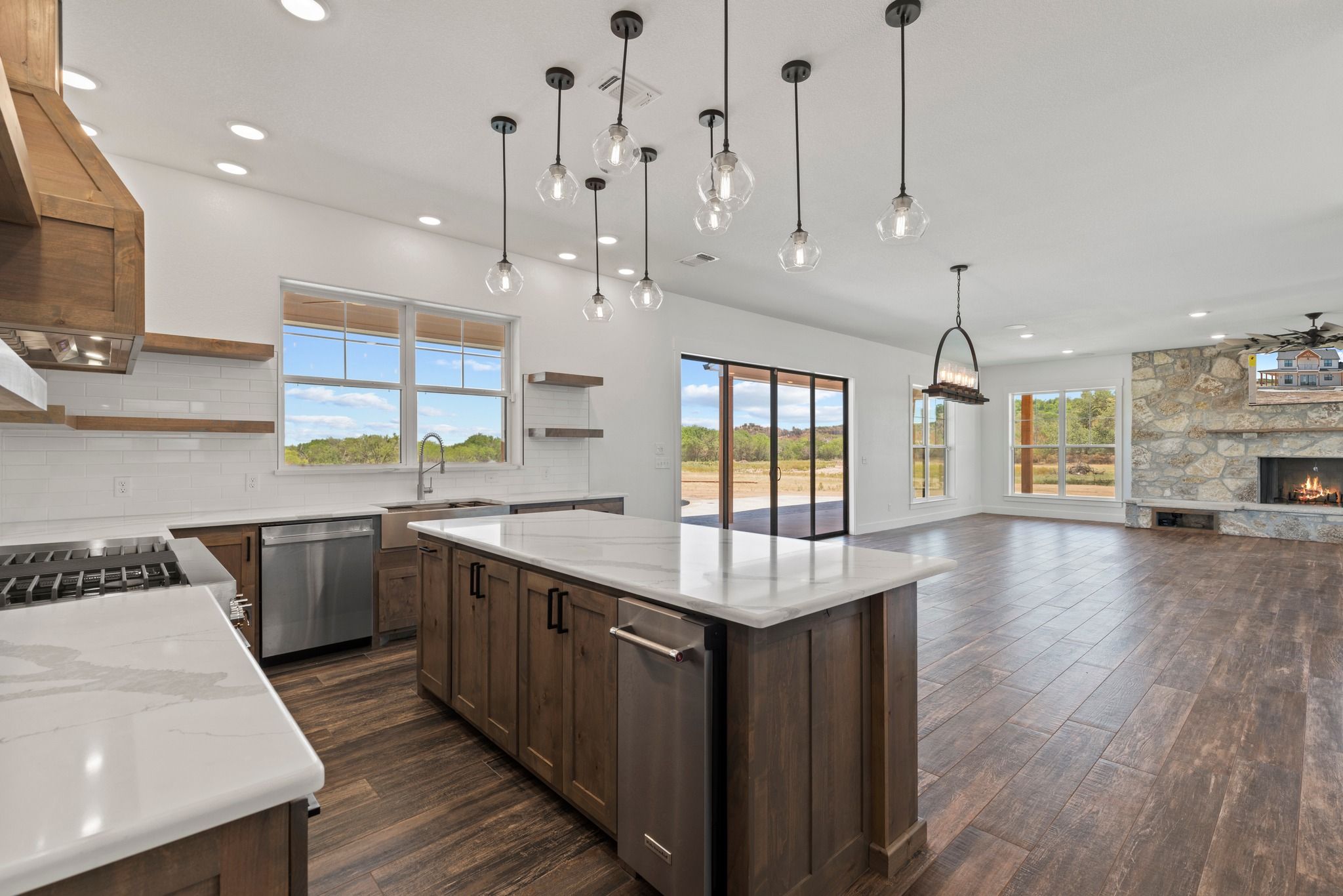 Custom Homes + Barndominium Homes for Who Can Construction in Stephenville, TX