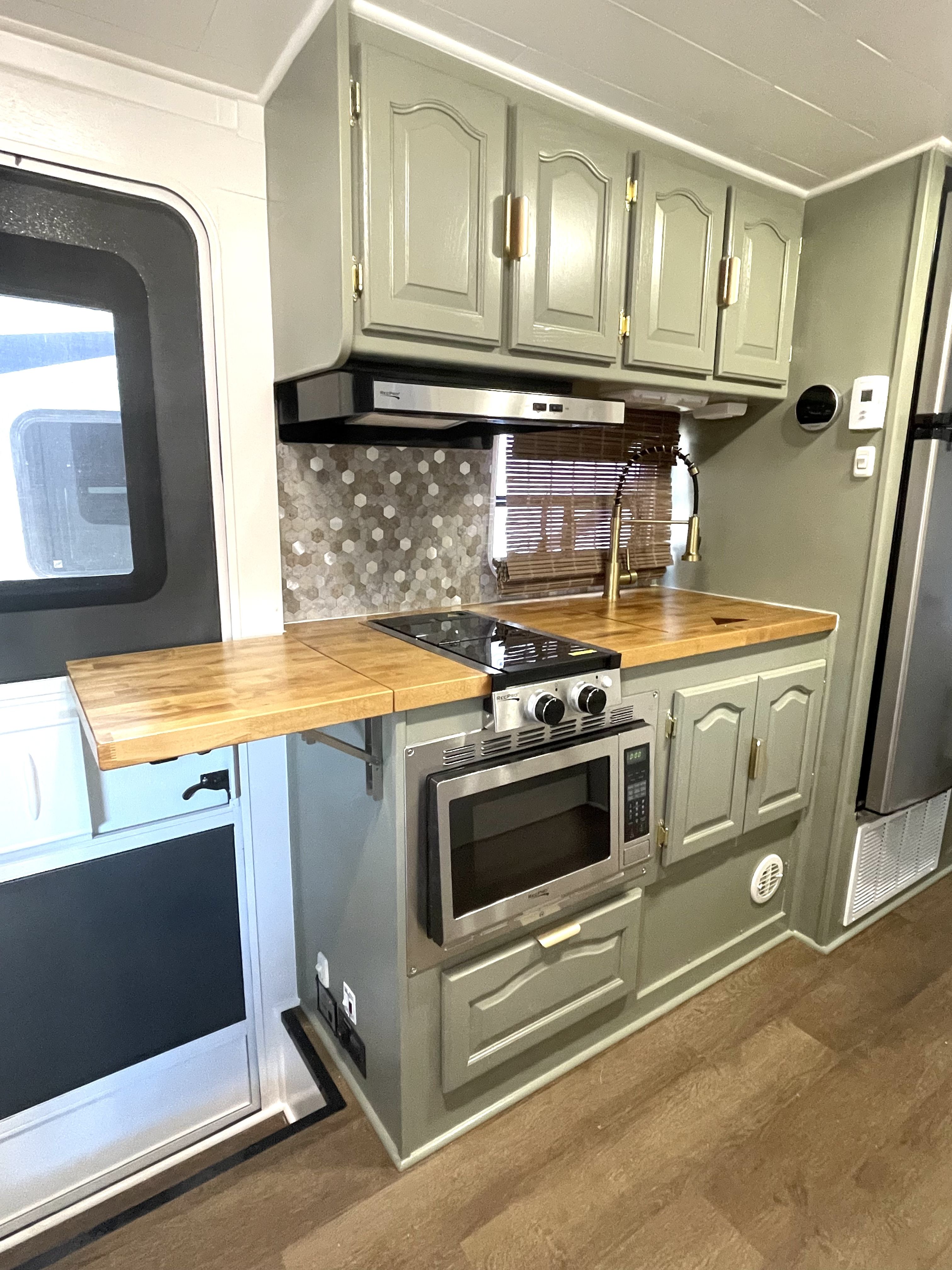 2003 Forest River Lexington Class B+ for Mauka to Makai RV Renovations in Los Angeles, CA