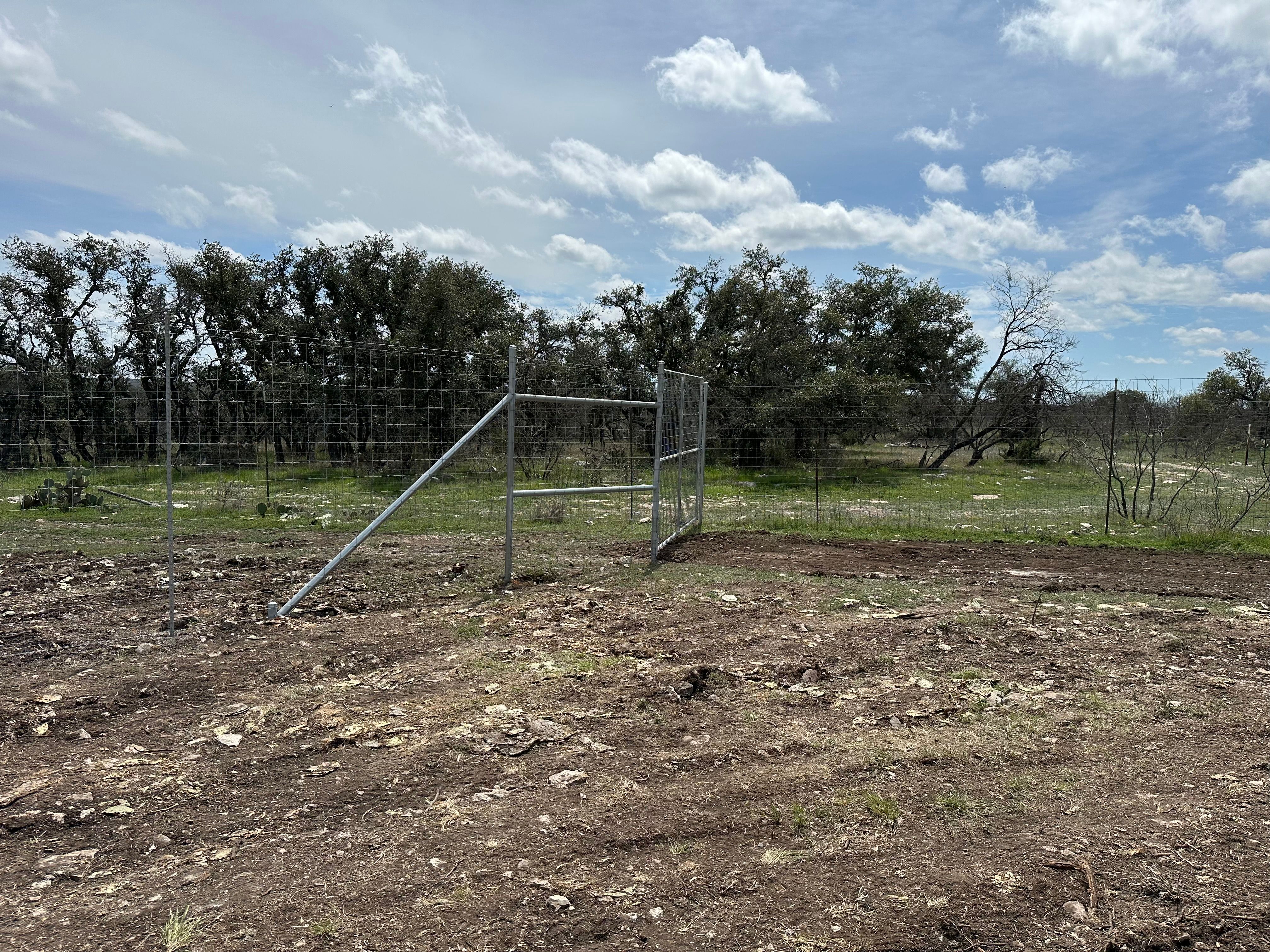  for 5-7 Fencing & Construction in Madisonville, TX