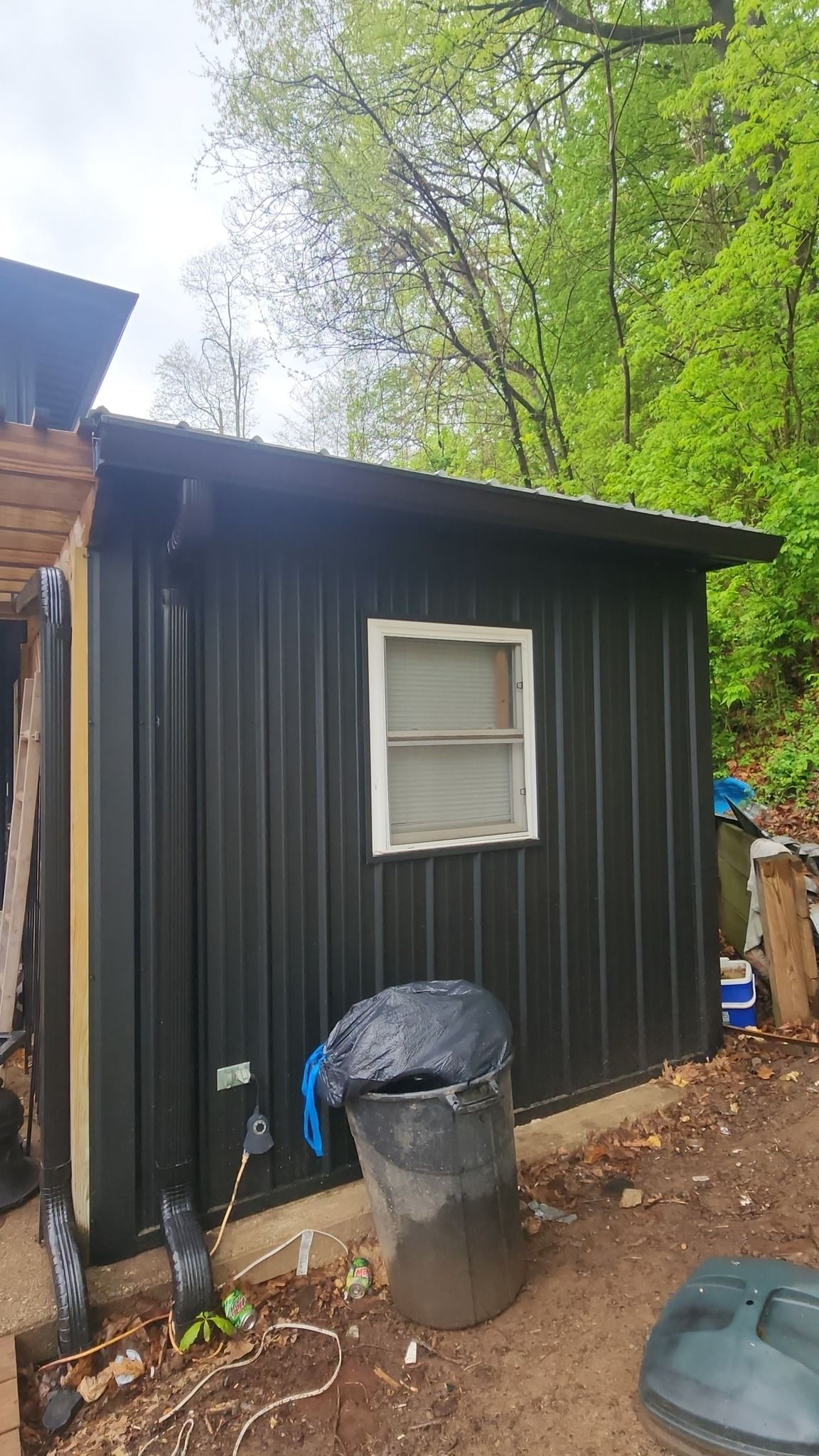 Roofing for Top Hand Roofing and Gutters in Pomeroy, OH