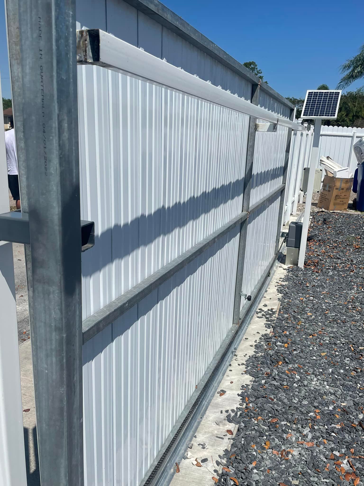 Fence & Gate Installation for Maui Fence LLC in Miami, FL