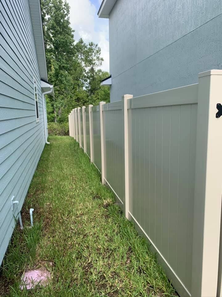  for Red's Premier Fencing LLC  in Jacksonville, FL