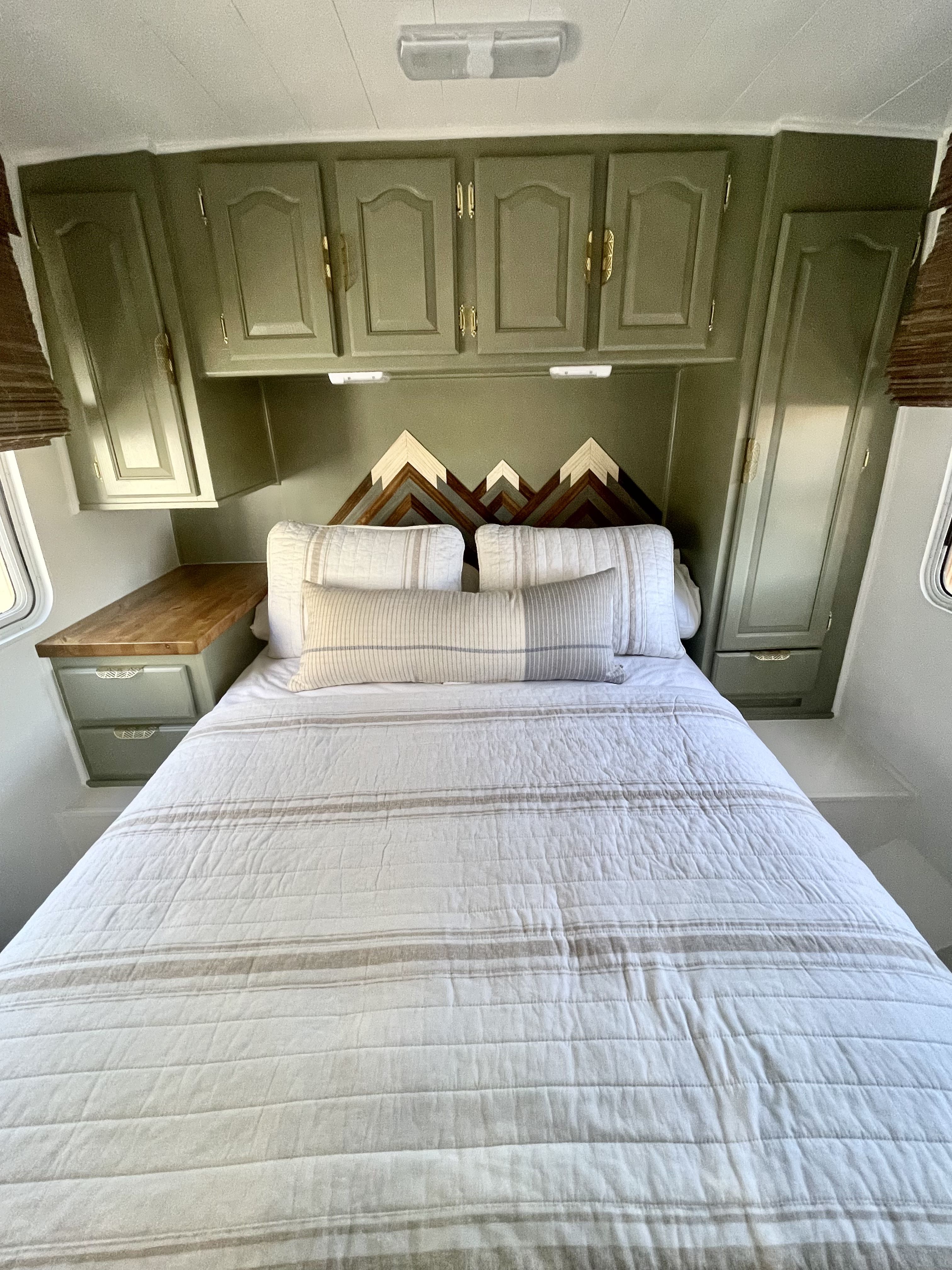 2003 Forest River Lexington Class B+ for Mauka to Makai RV Renovations in Los Angeles, CA