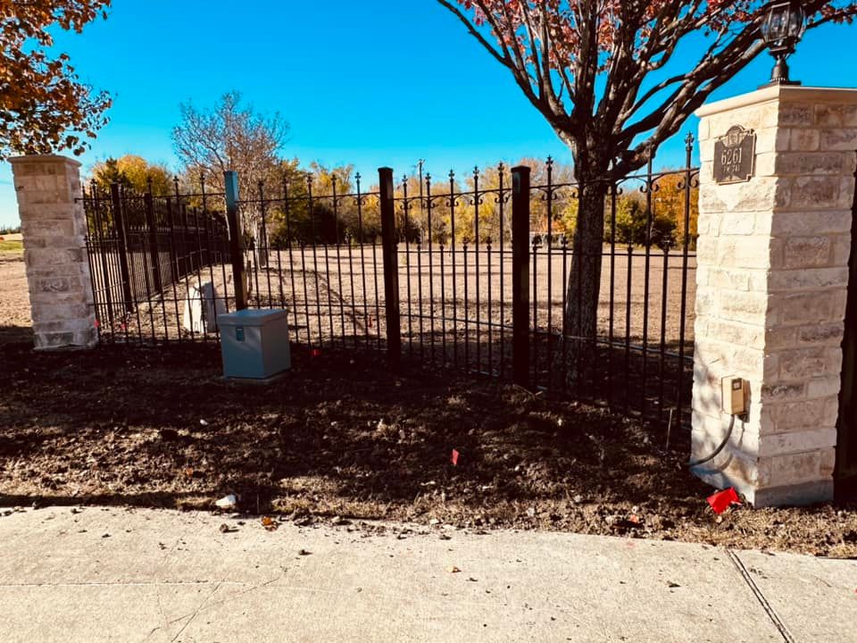 Fences for CCT Construction Group in Dallas-Fort Worth Metropolitan Area, TX