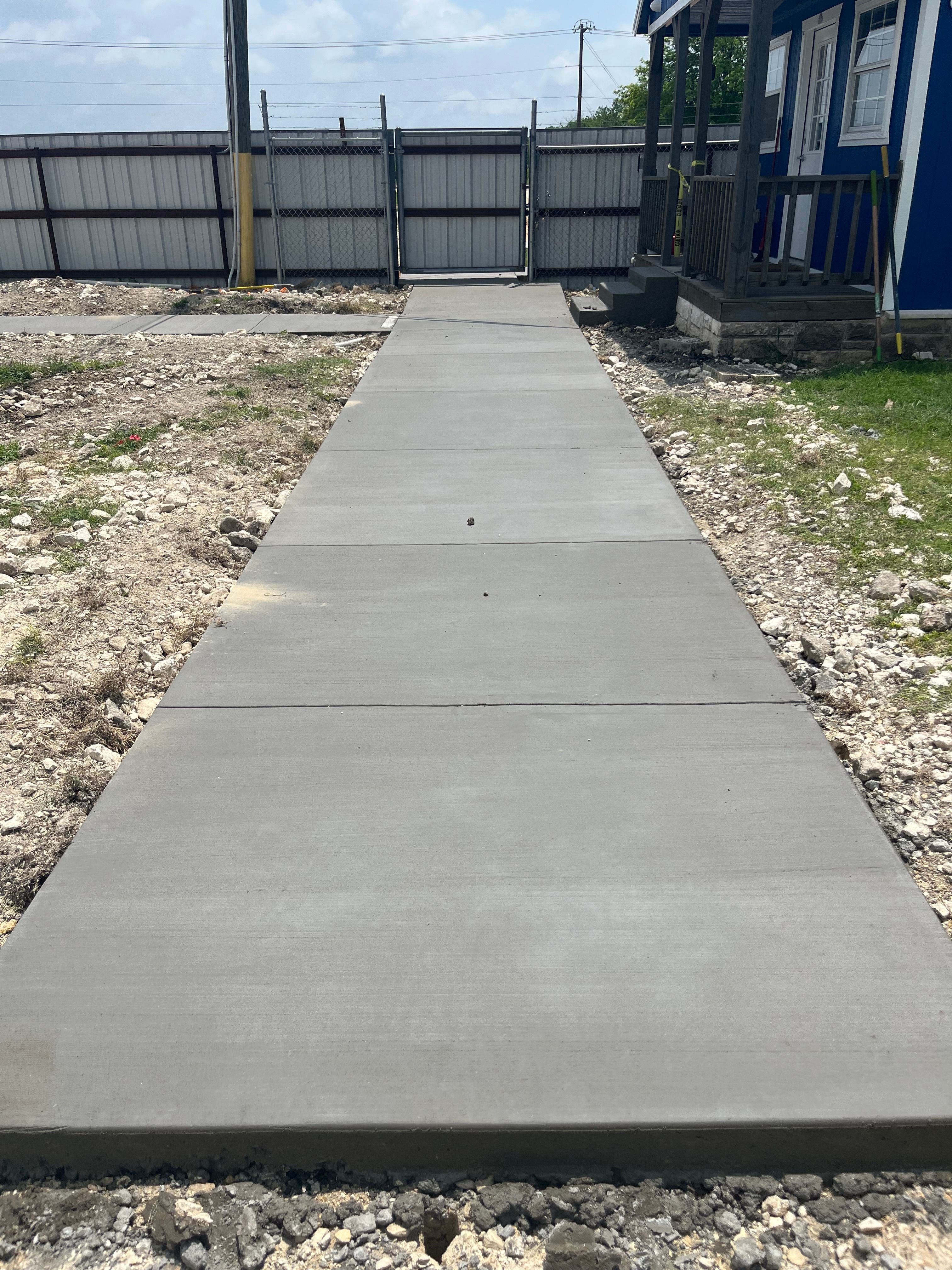  for Leo's Concrete Crew in Elgin, TX