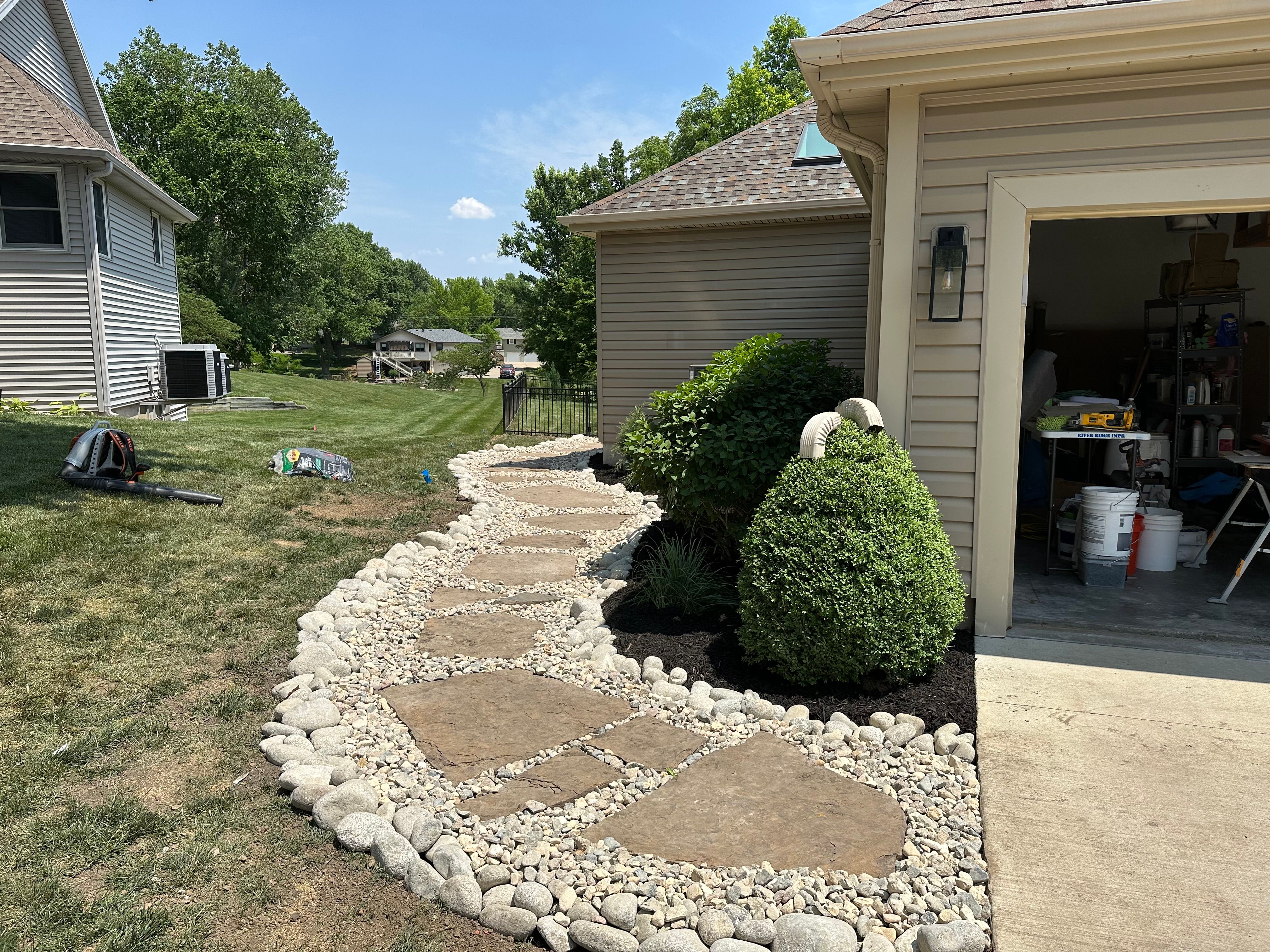  for Thomas' Lawn Care in Maryville, MO