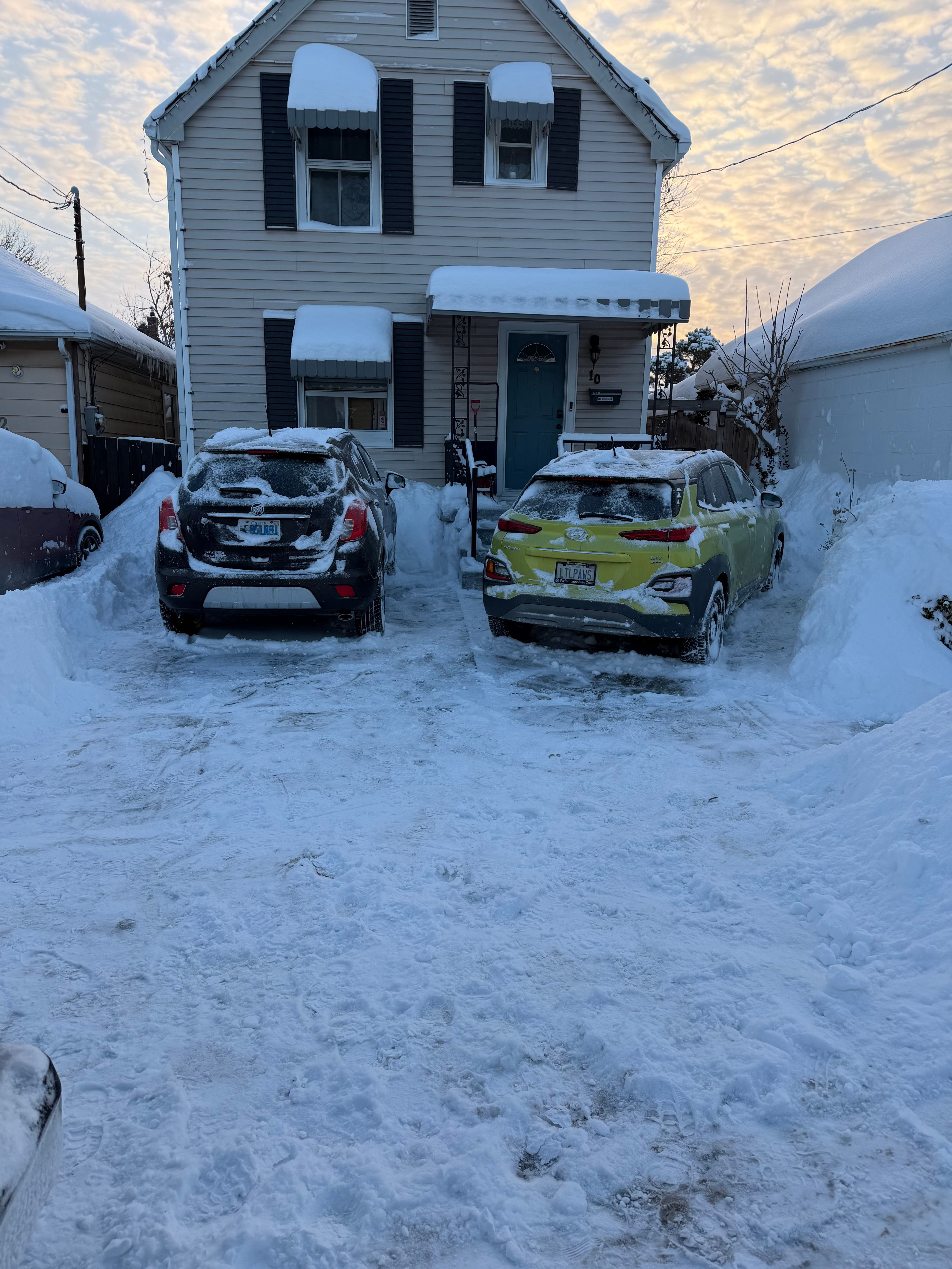  for CMN Exterior Maintenance in Hamilton, ON