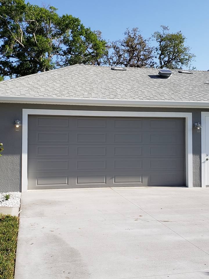 Garage Door Installation for Advantage Garage Doors, LLC in De Leon Springs, FL