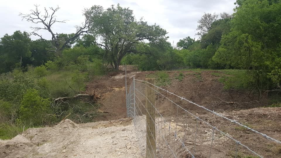 Fences for Rudy's Custom Fence Building in Luling, TX