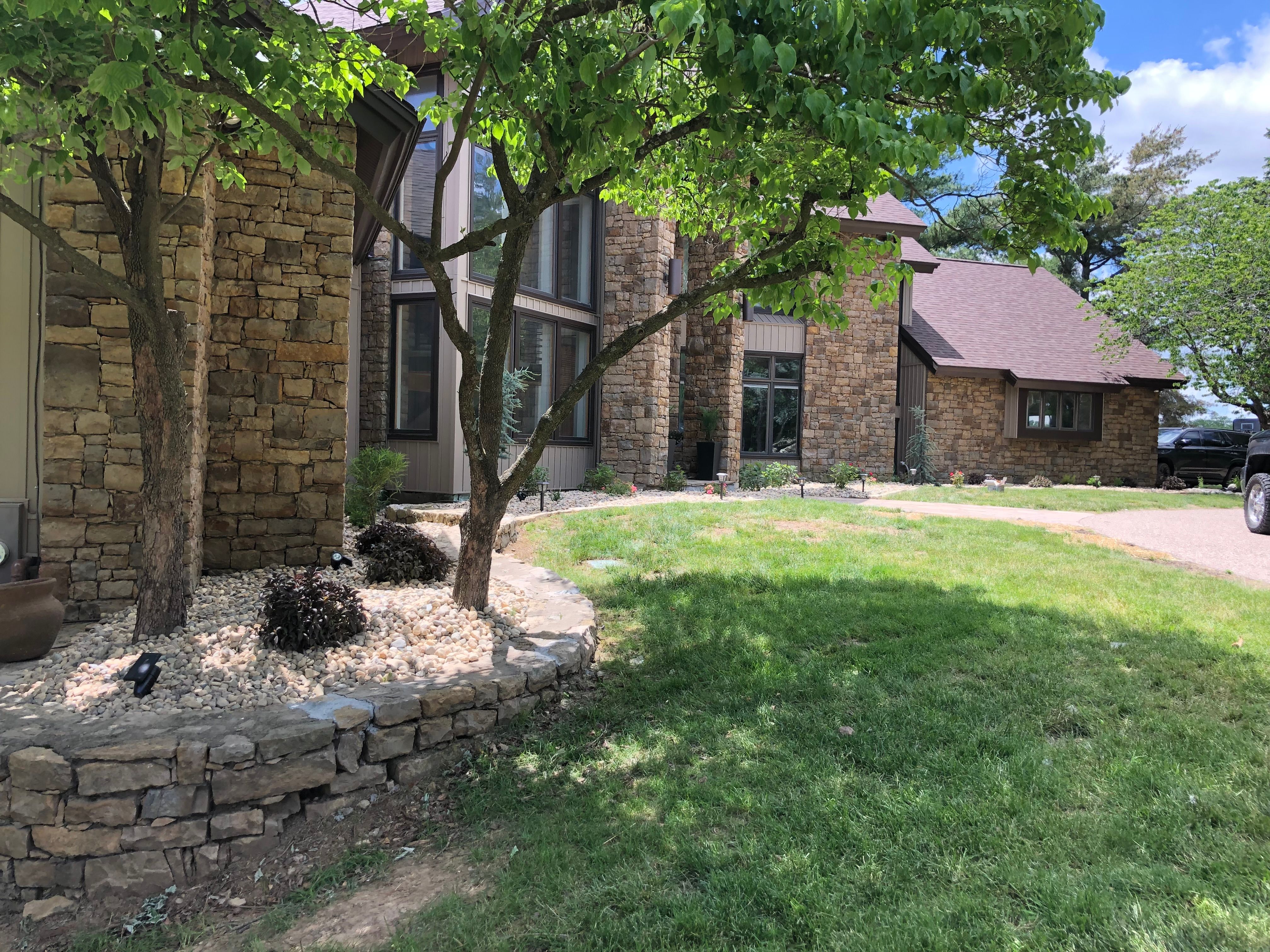  for Thomas' Lawn Care in Maryville, MO