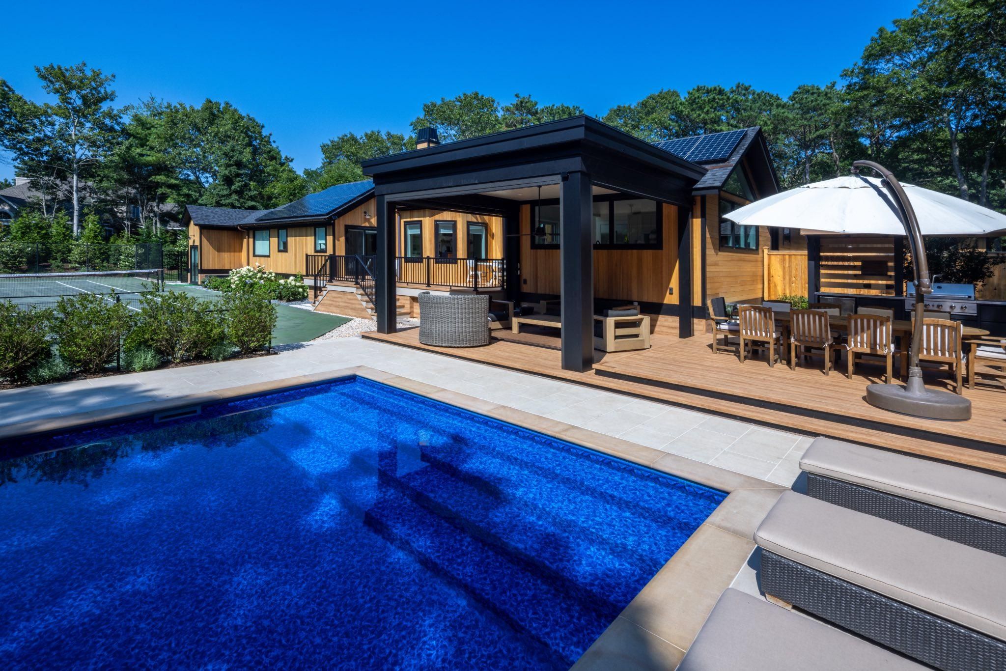  for Make It Right Contracting in East Hampton, NY