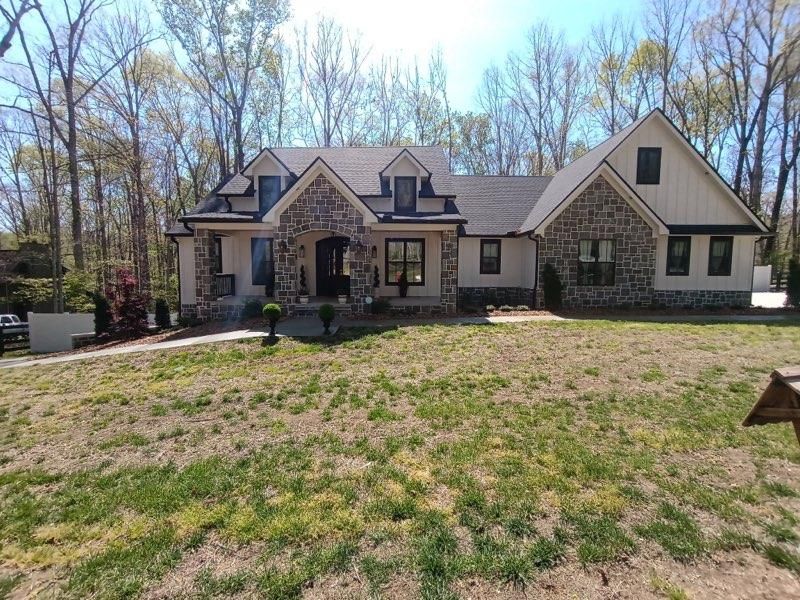  for Pro Lawn and Landscape in White Bluff, TN