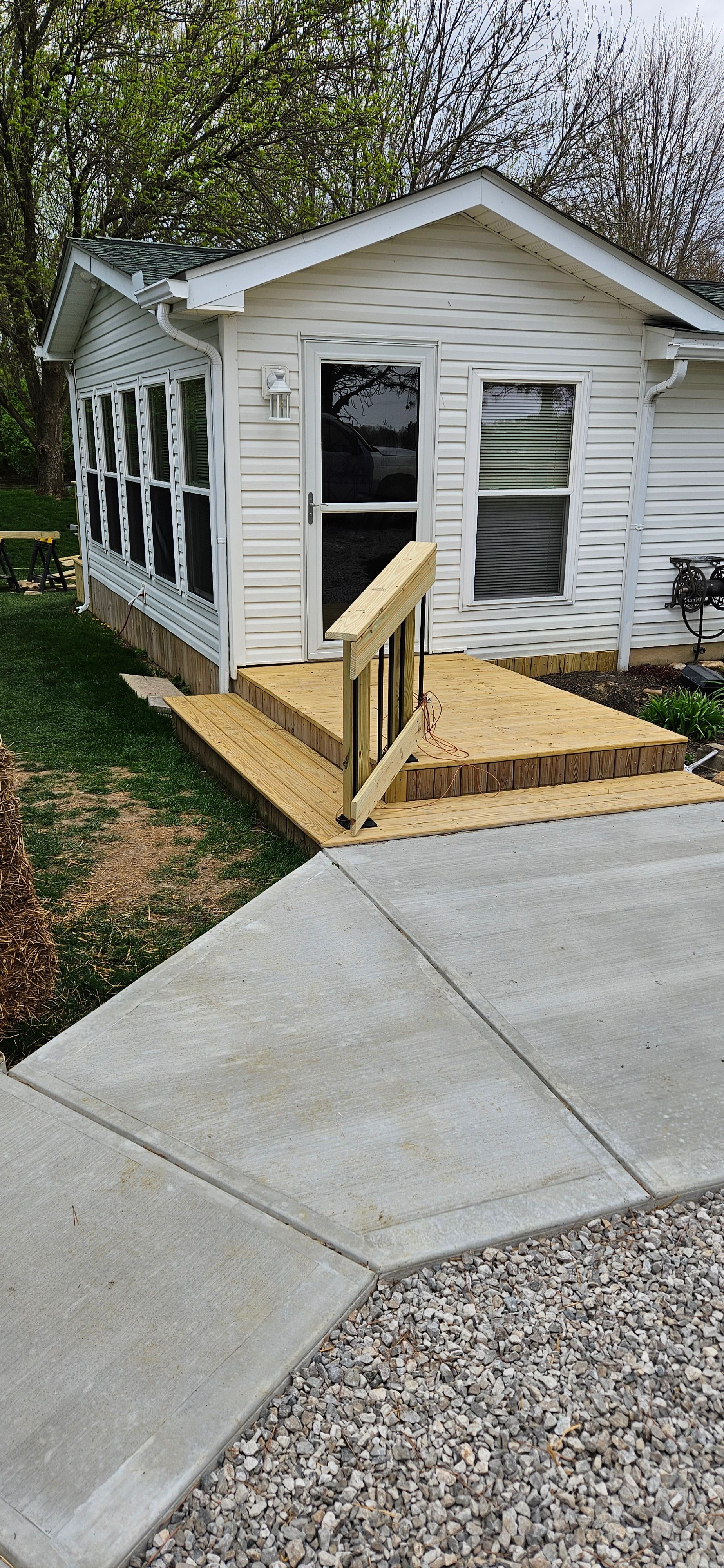 Deck Resurfacing for Upright Concrete Construction LLC in Plain City, OH