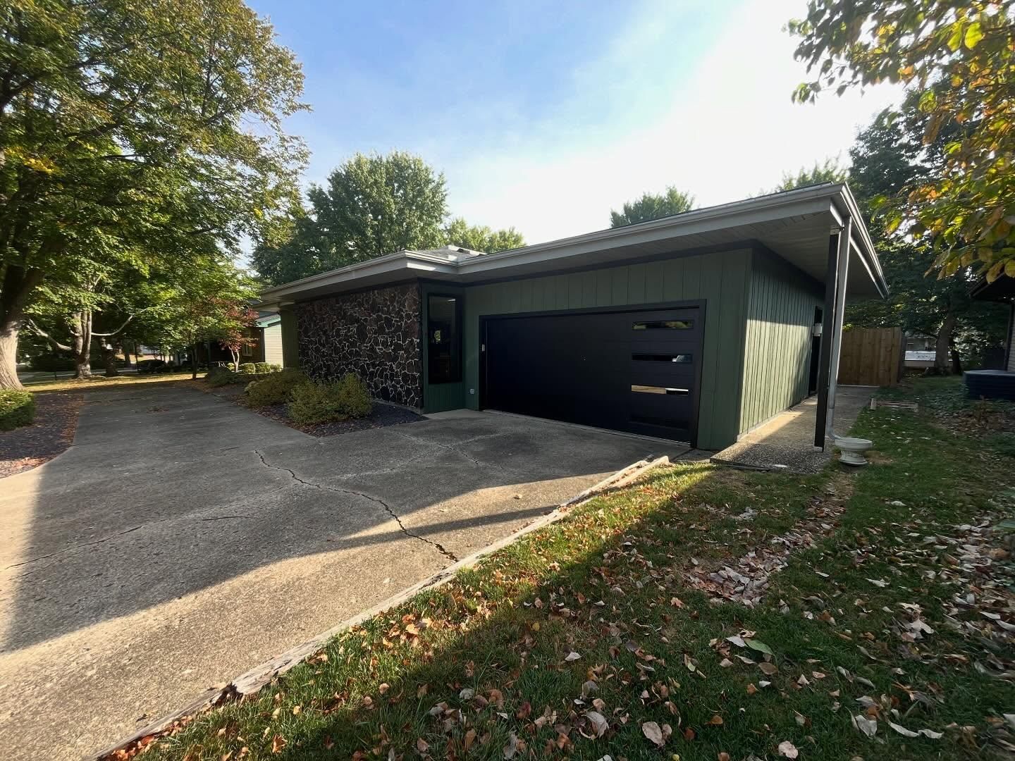  for LOCKWOOD FINISHES in Springfield, IL