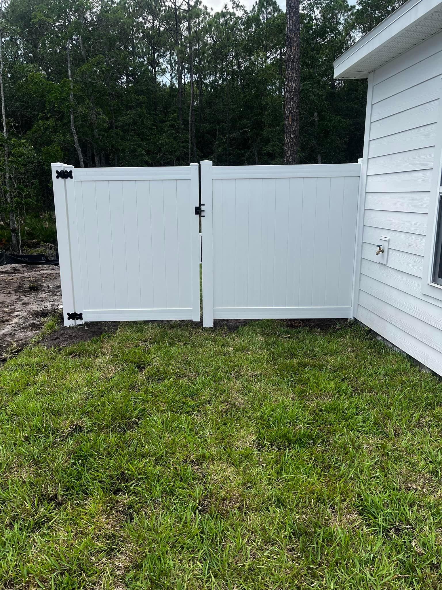  for Red's Premier Fencing LLC  in Jacksonville, FL