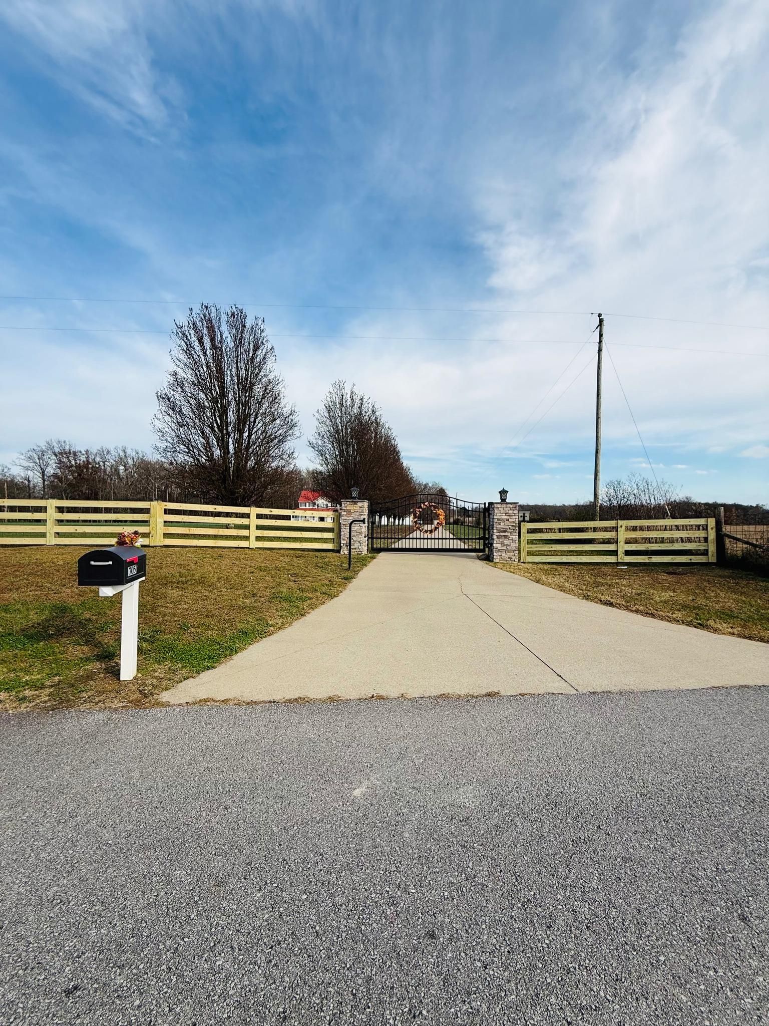  for Ap’s Fencing in McMinnville, TN
