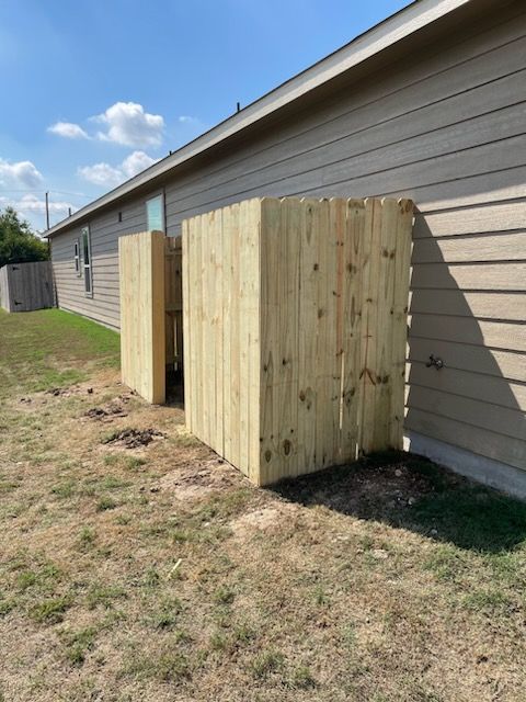 Fence Staining for Ansley Staining and Exterior Works in New Braunfels, TX