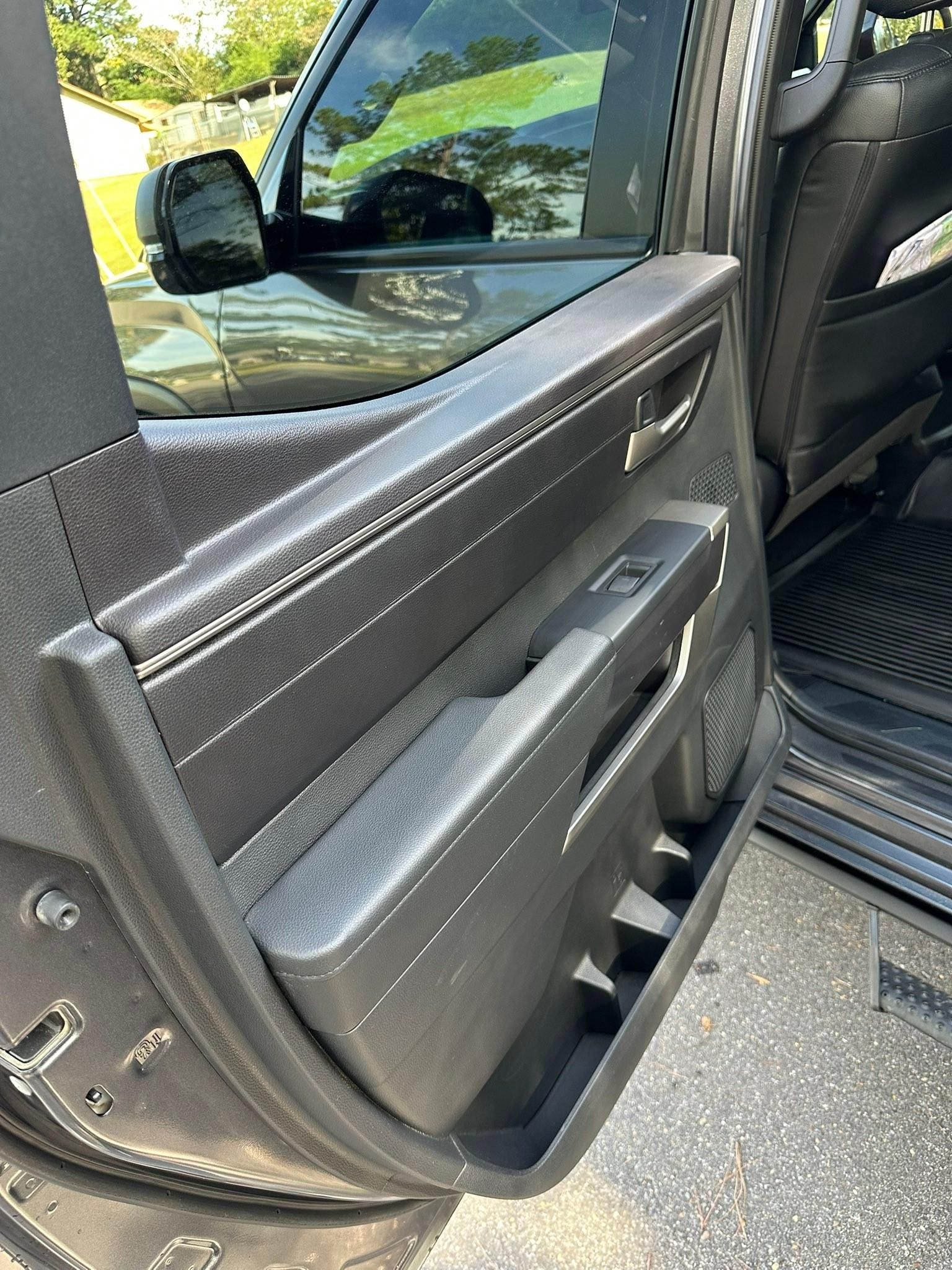  for Hollywood Detail in Northport , AL