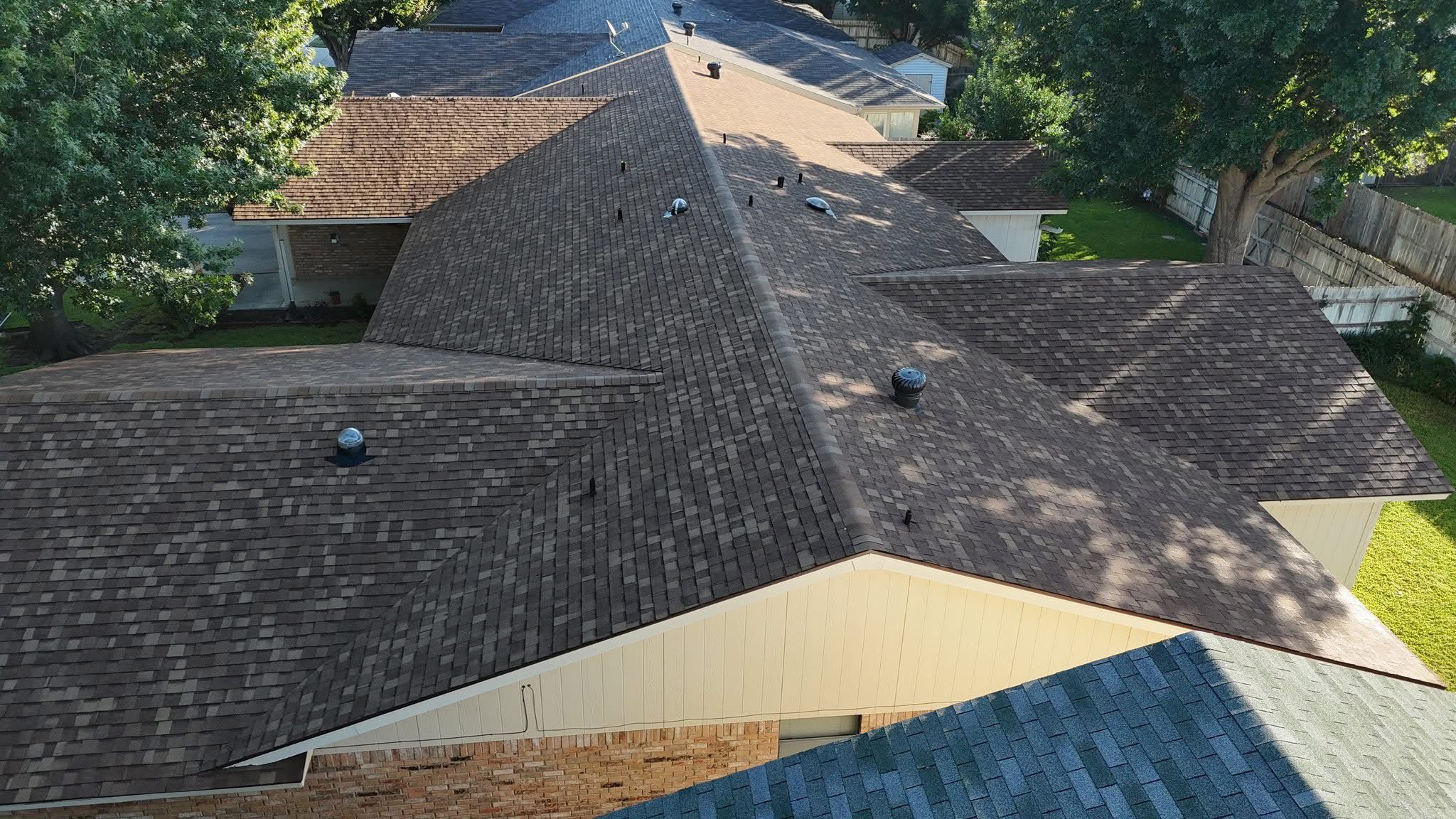 Shingle Roofs  for Barcenas Roofing & Remodeling in San Saba, TX