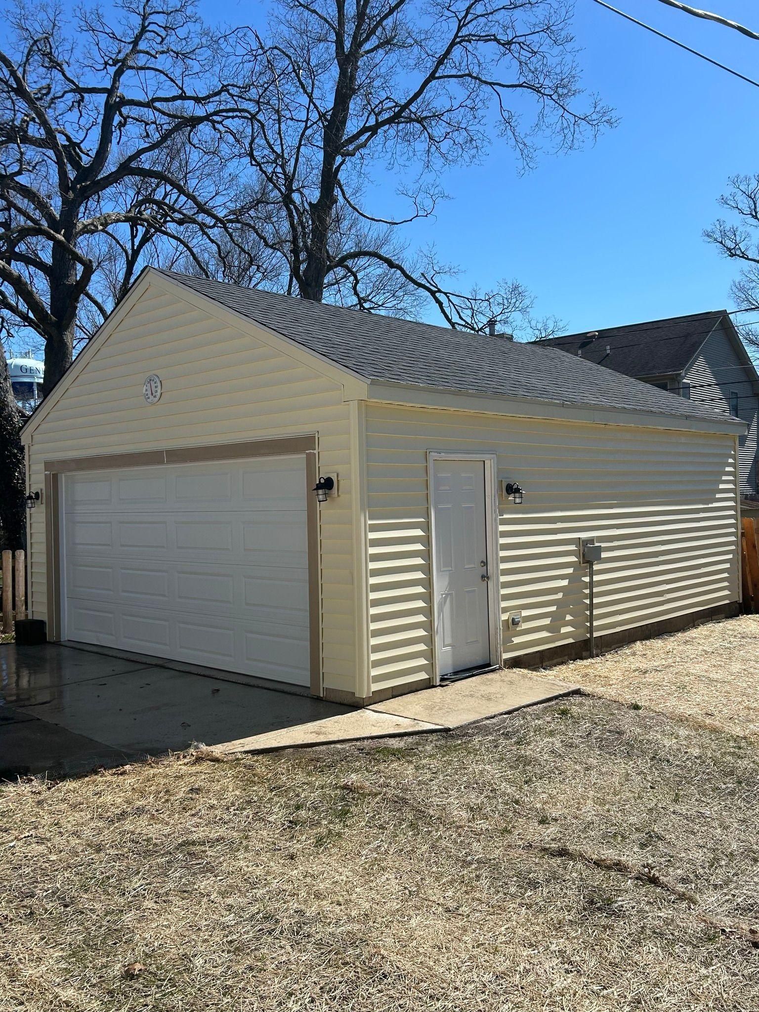 Home Softwash for J&J Power Washing and Gutter Cleaning in Sycamore, IL