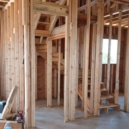  for Thompson Construction in Uvalde, TX