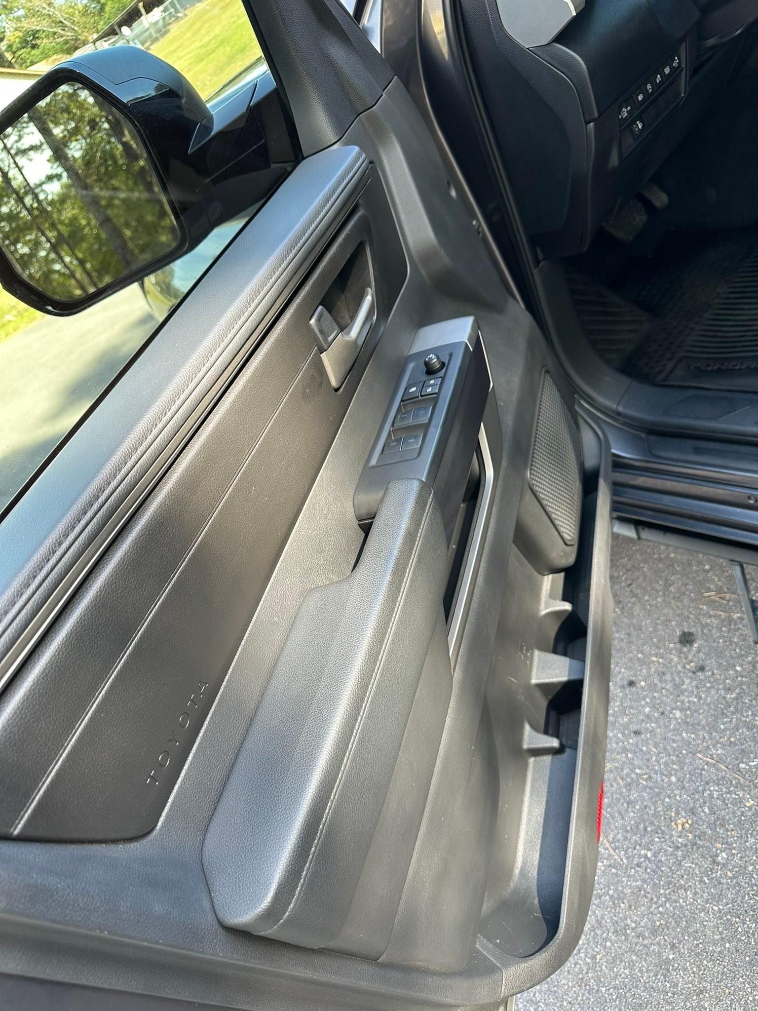  for Hollywood Detail in Northport , AL