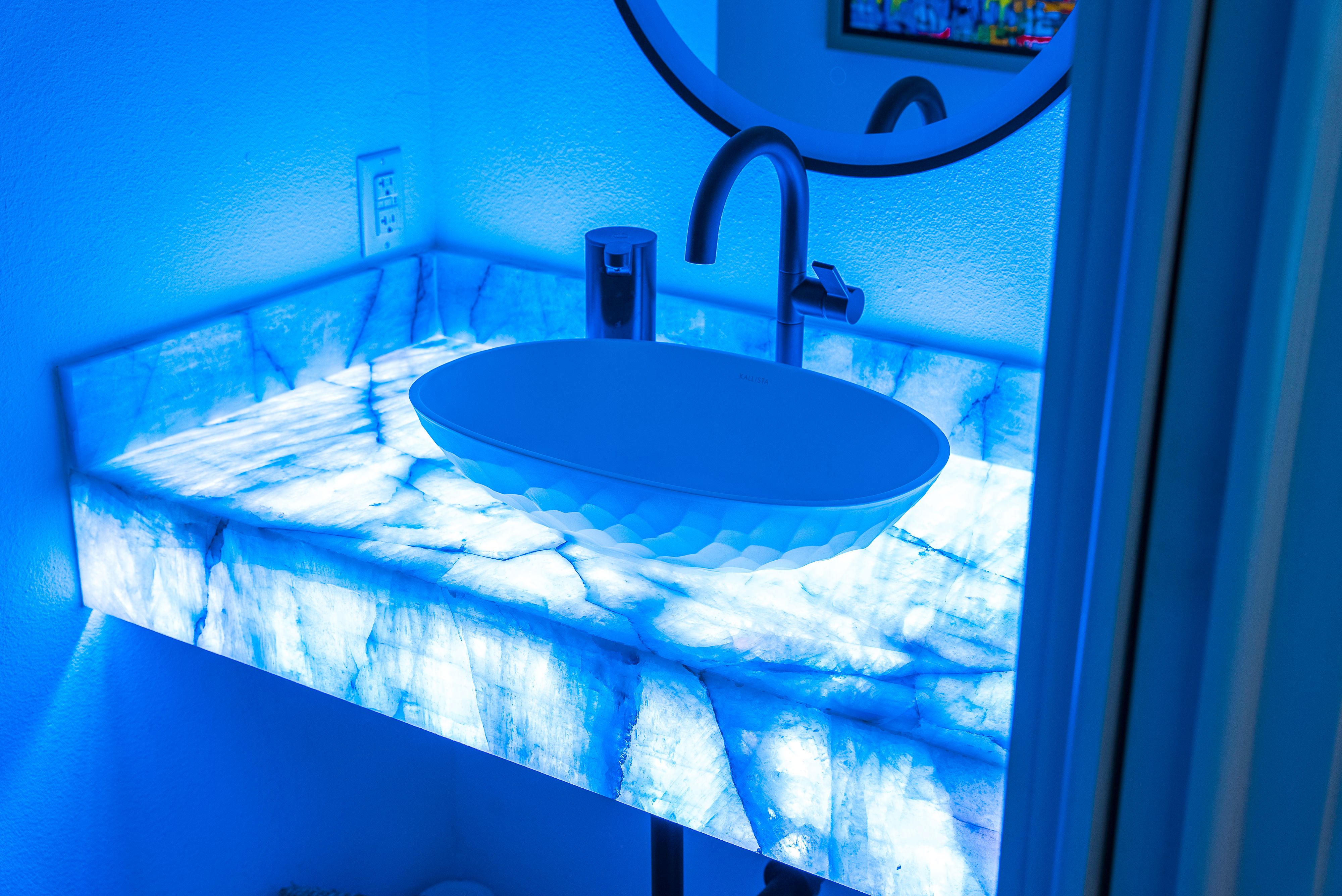  for Luxurious Construction LLC in Houston, TX