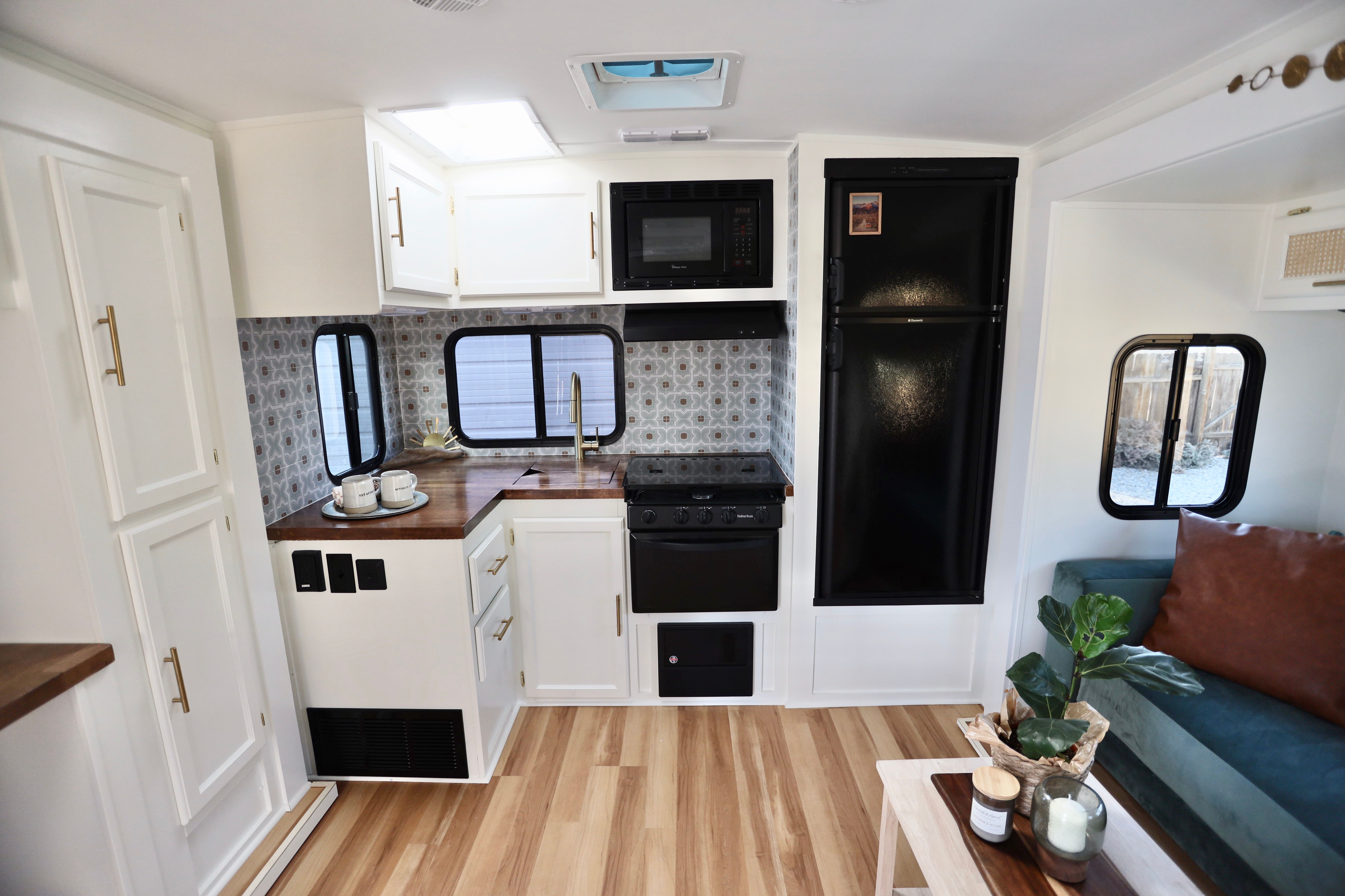 2018 Keystone Passport 2510RB for Mauka to Makai RV Renovations in Los Angeles, CA