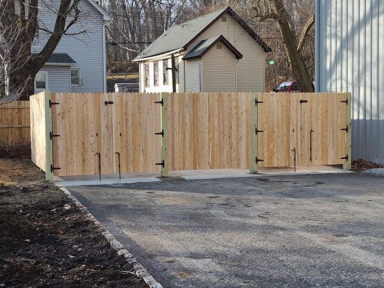 Wooden fence for Wantage Fence & Stonework, LLC in Wantage, New Jersey