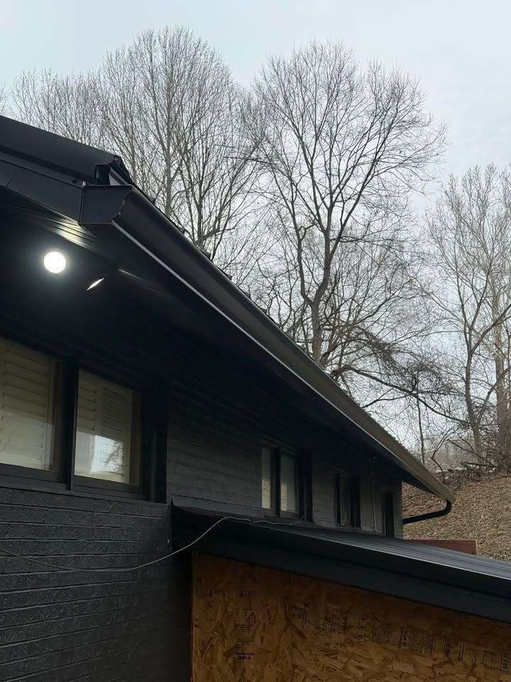  for Top Hand Roofing and Gutter in Pomeroy, OH