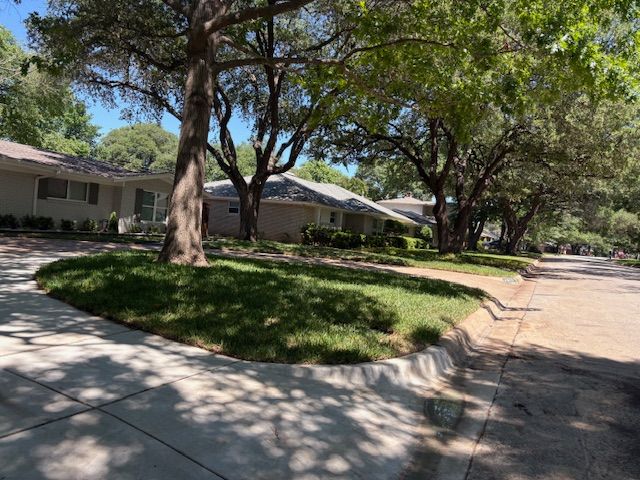  for Valadez Landscaping LLC in Fort Worth, TX