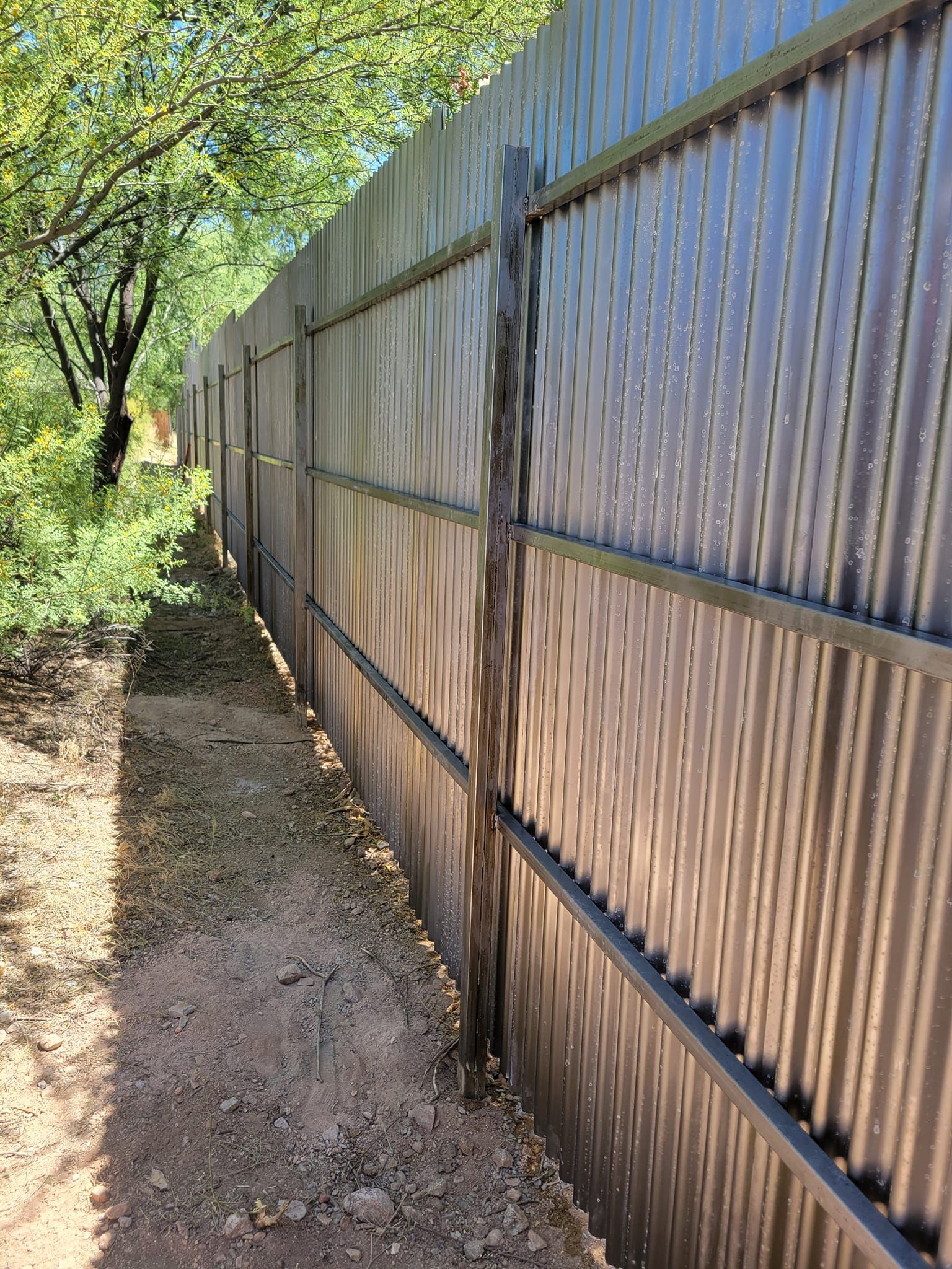 Fences for Az Corrugated Fencing   in Tuscon Estates, AZ