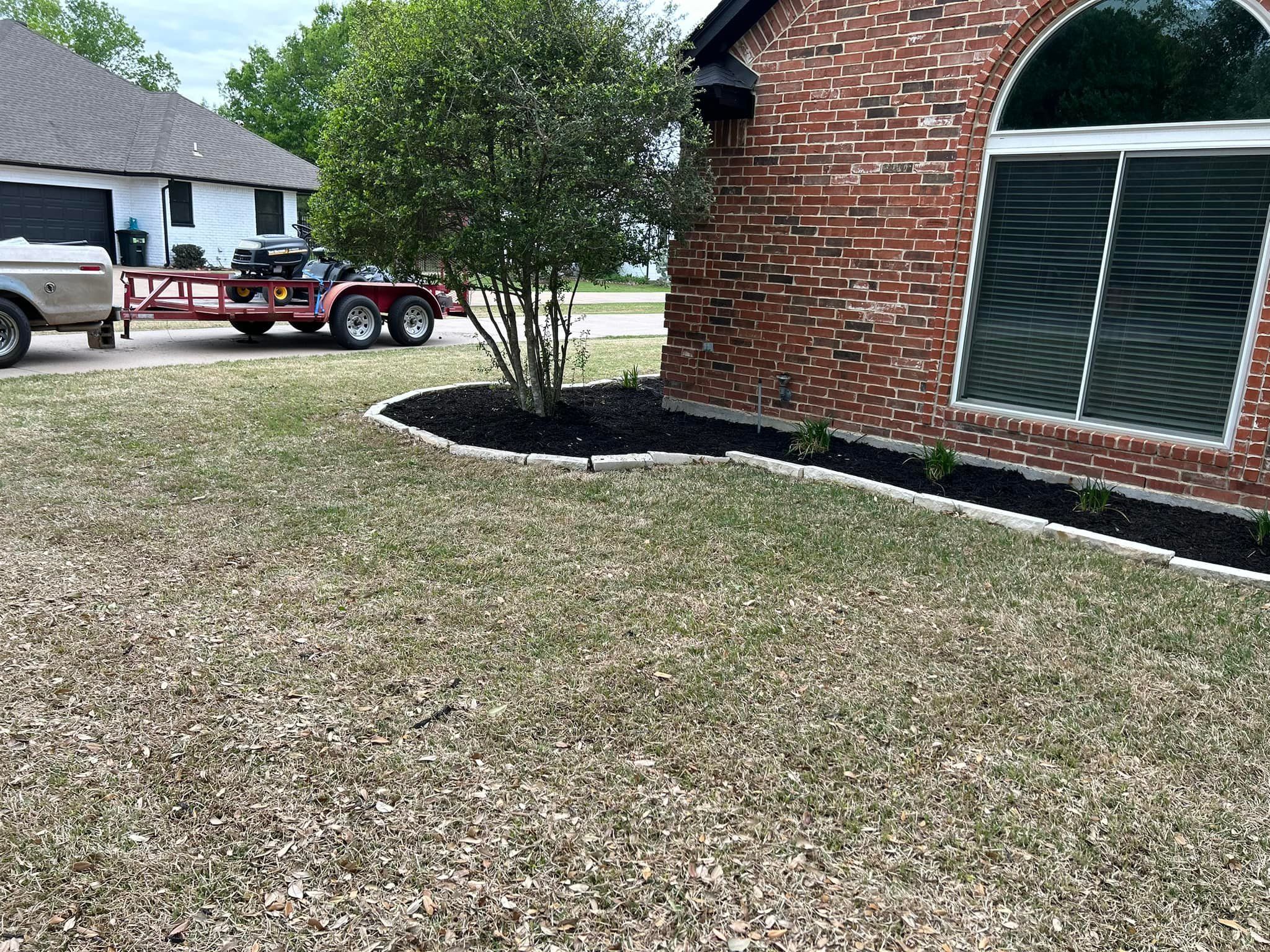 Landscaping for Juniors Lawn Service in Waxahachie, TX