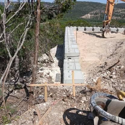  for Thompson Construction in Uvalde, TX