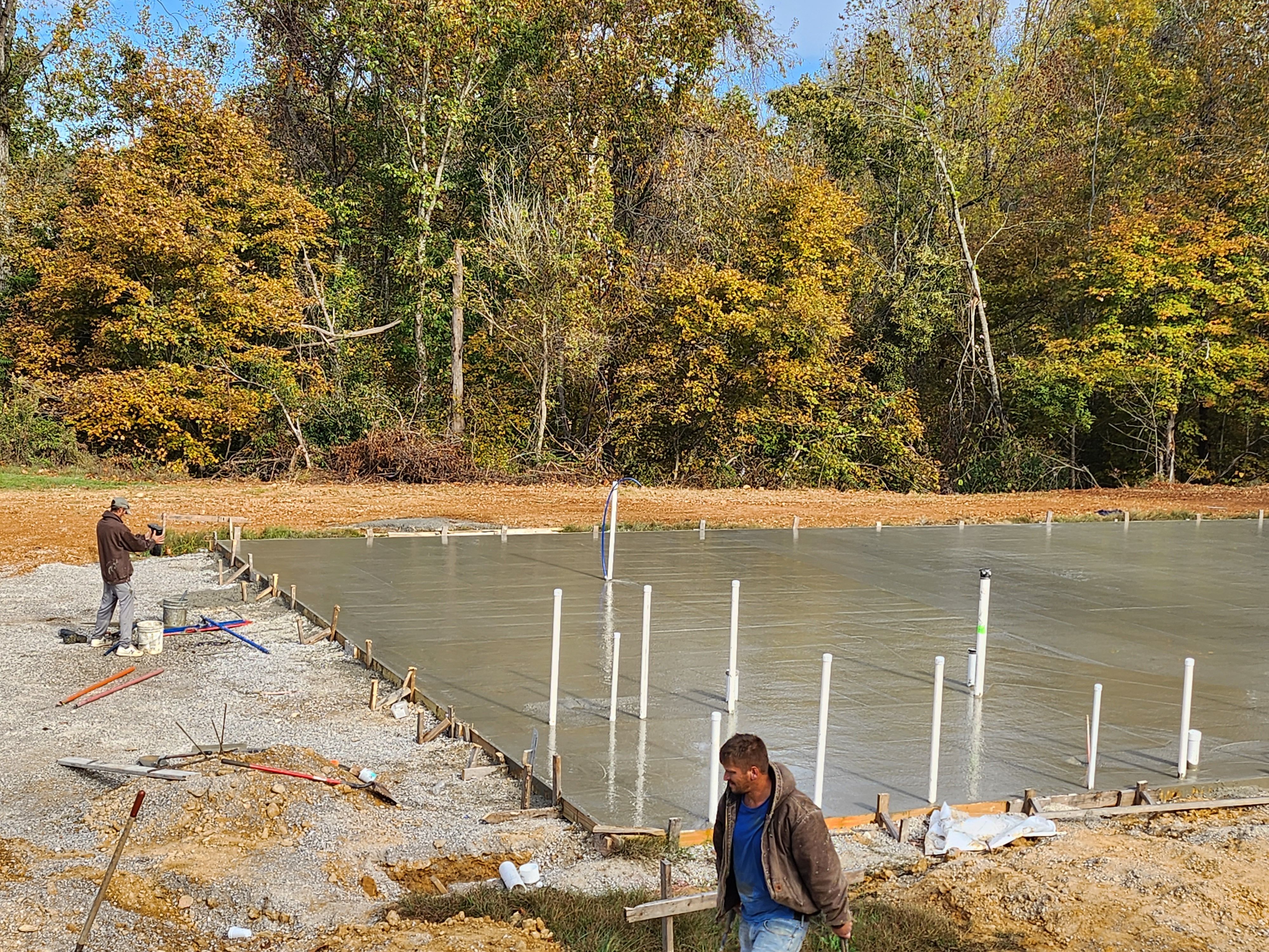 Concrete Driveways for Hellards Excavation and Concrete Services LLC in Mount Vernon, KY