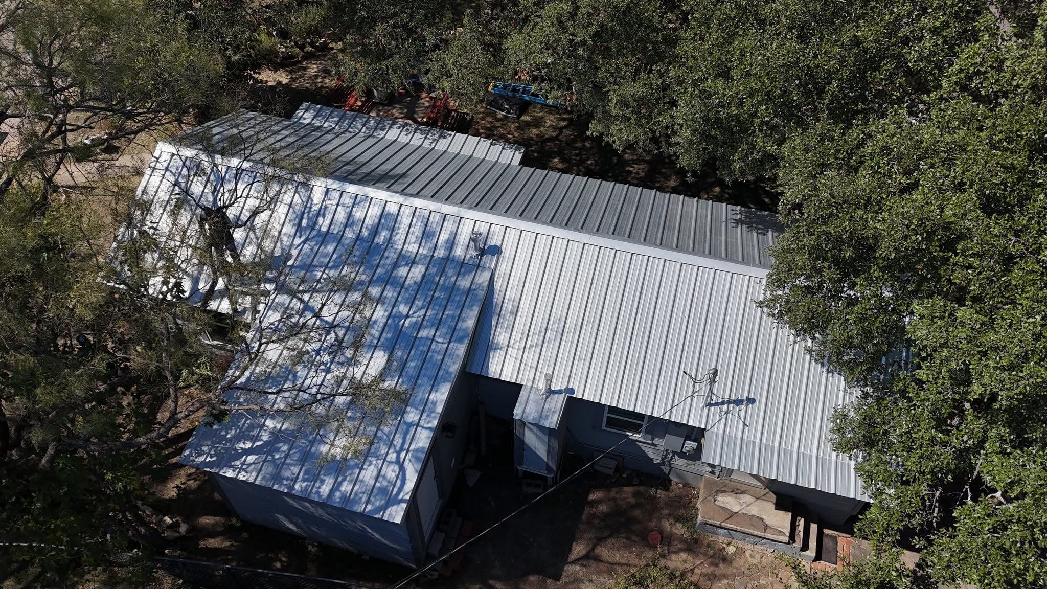Metal roofs  for Barcenas Roofing & Remodeling in San Saba, TX