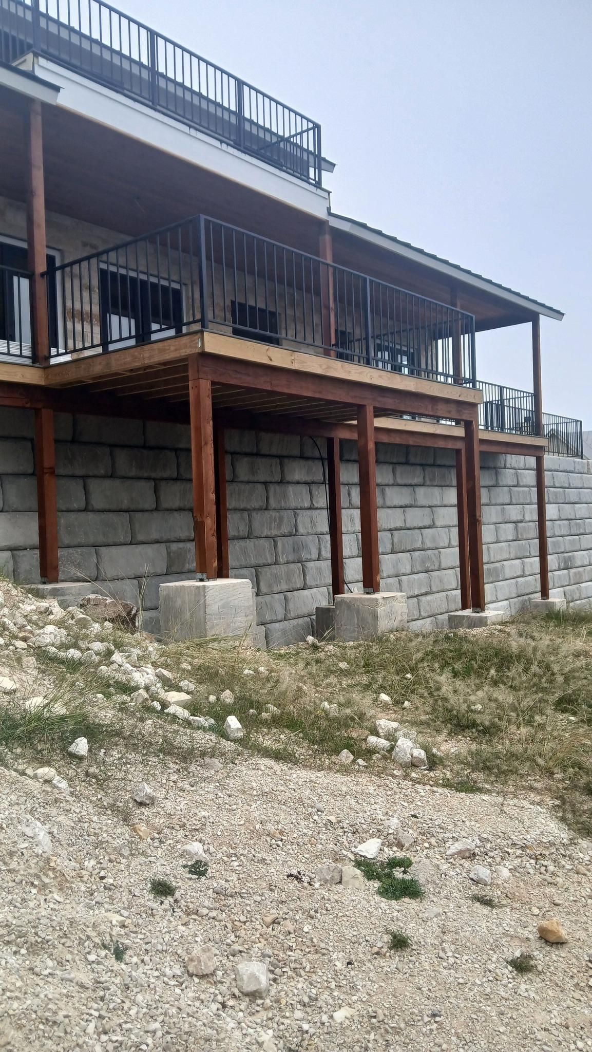  for Thompson Construction in Uvalde, TX