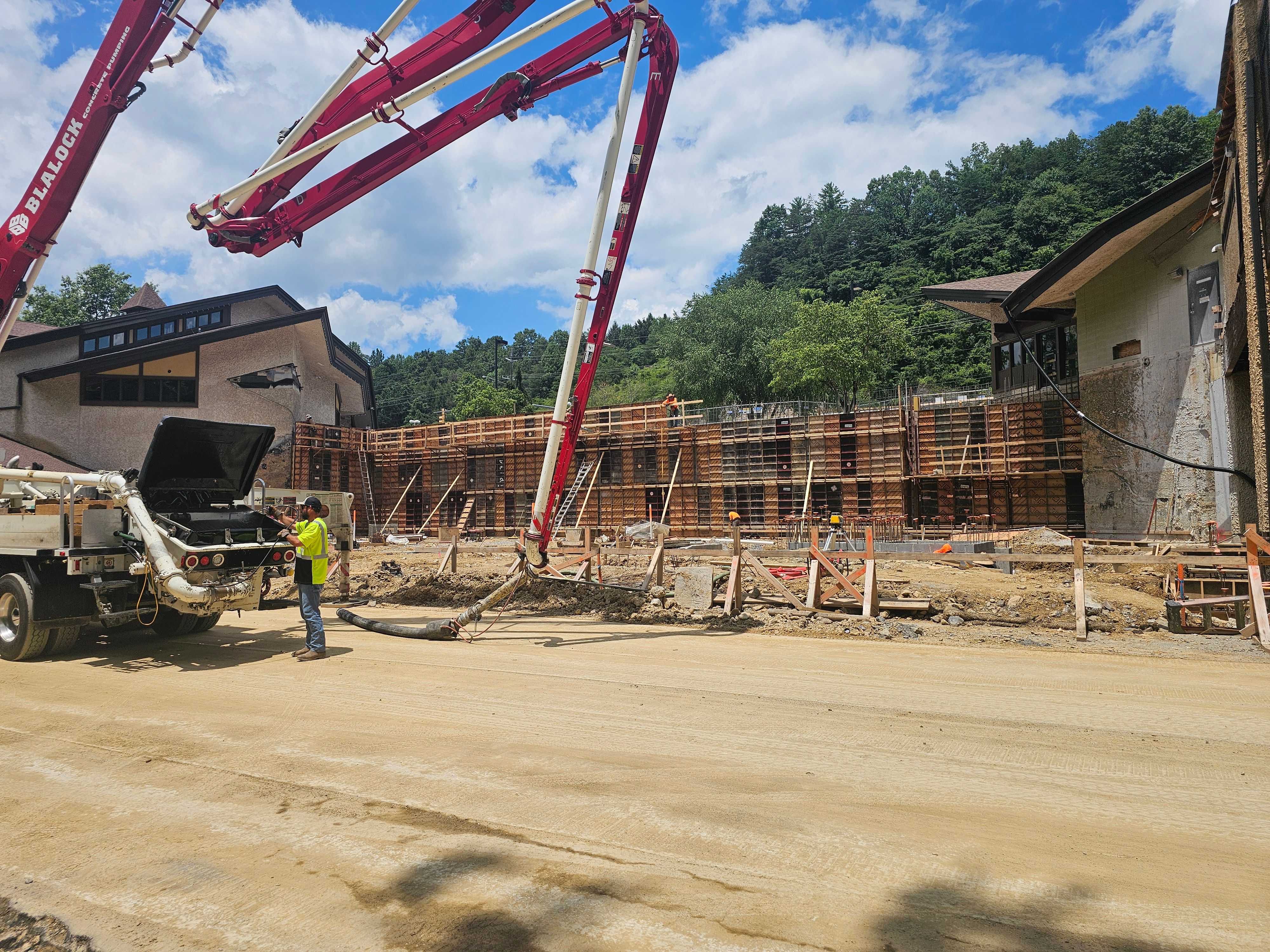  for HR Concrete Solutions LLC in Gatlinburg, TN